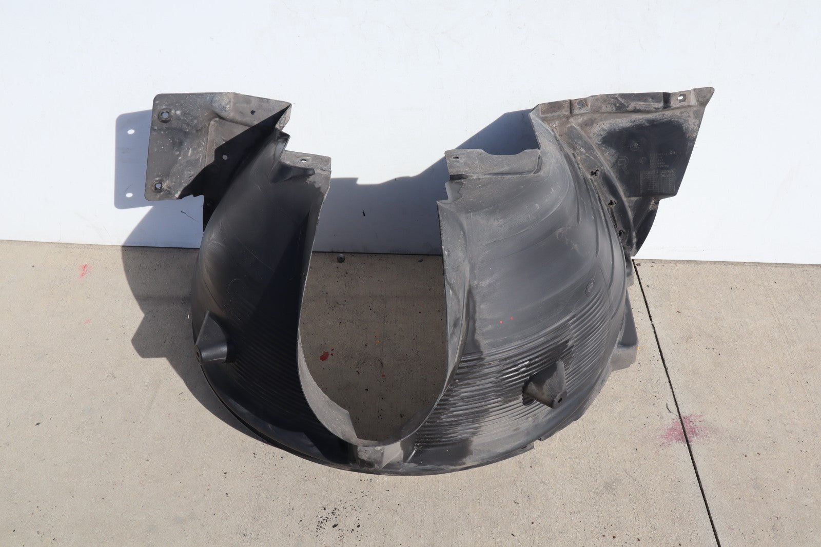 2007-2010 BMW X3 FRONT RIGHT PASSENGER SIDE ARCH LINER FOR ADDITION COOLER OEM