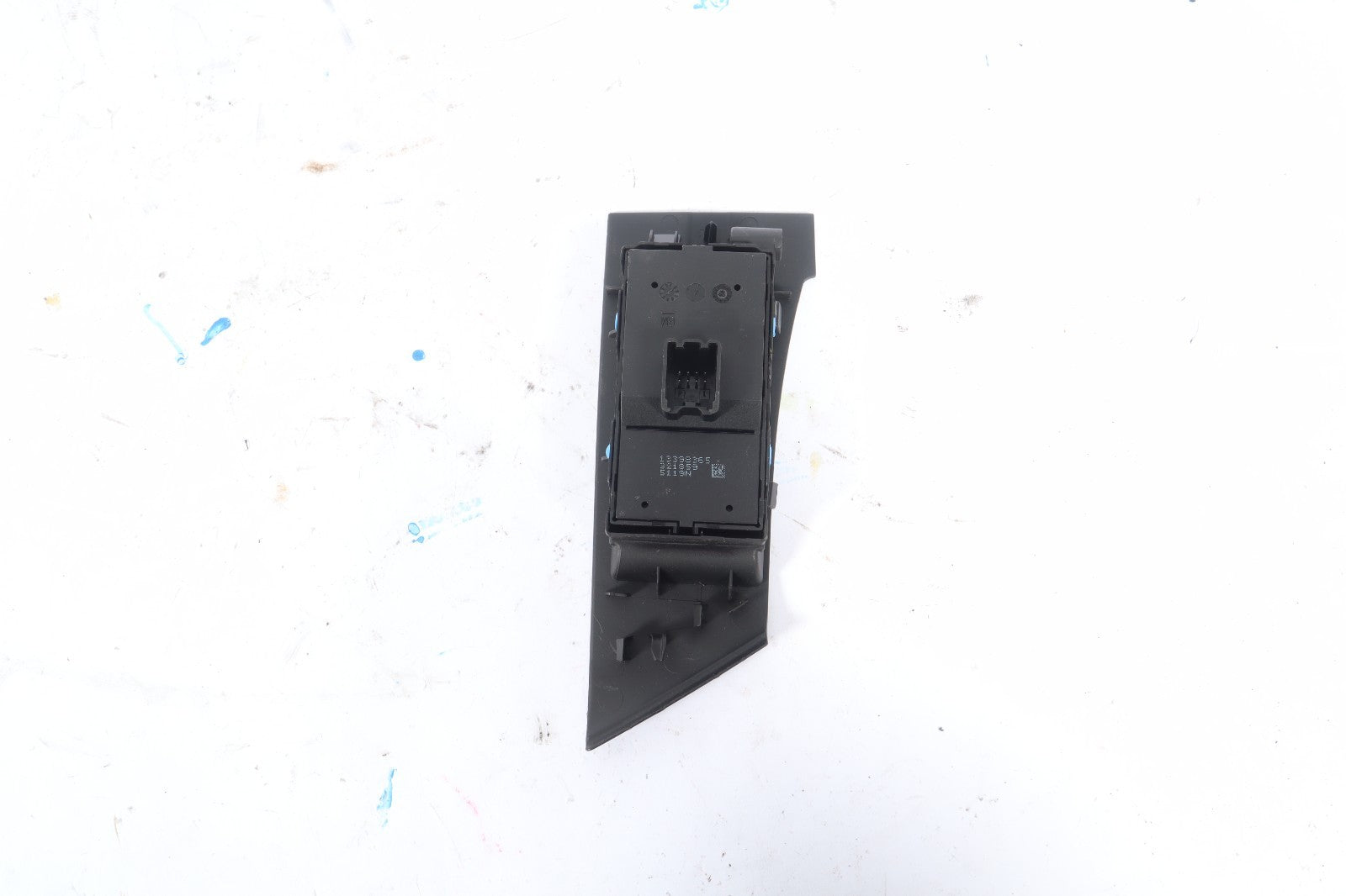 2016–2019 BUICK CASCADA FRONT LEFT POWER WINDOW SWITCH OEM 13398365