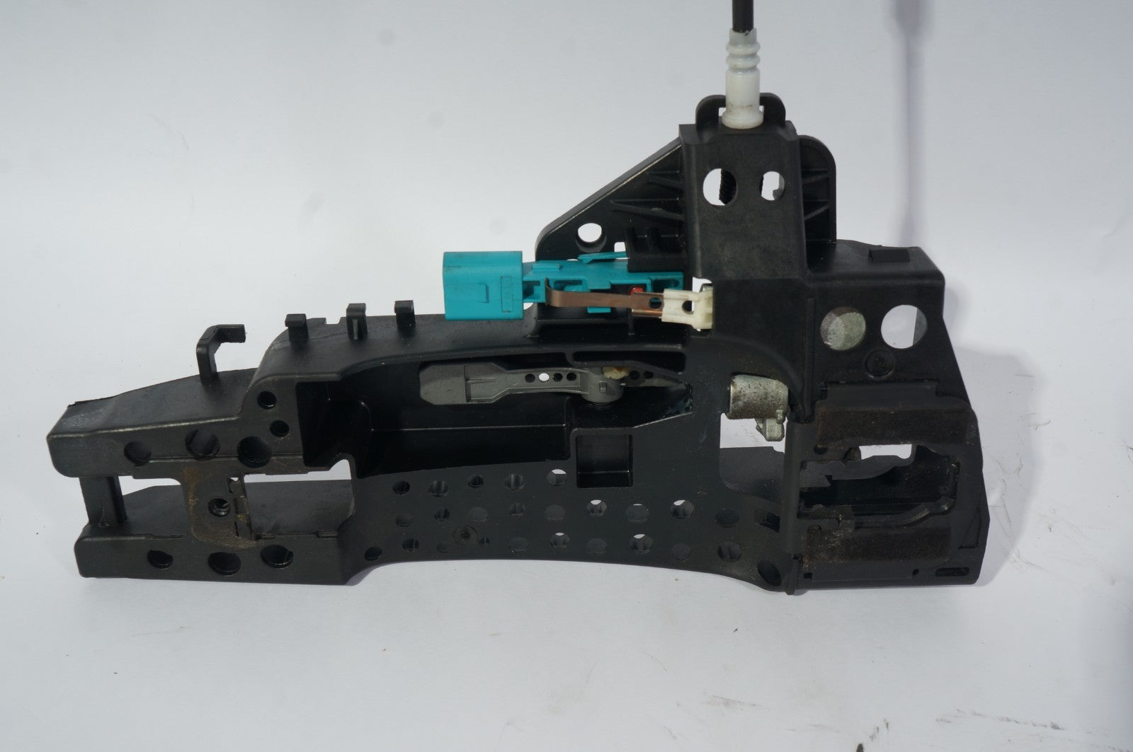 2012 - 2018 Audi A6 A7 Front Right Exterior Door Handle Bracket 4H0837886 OEM