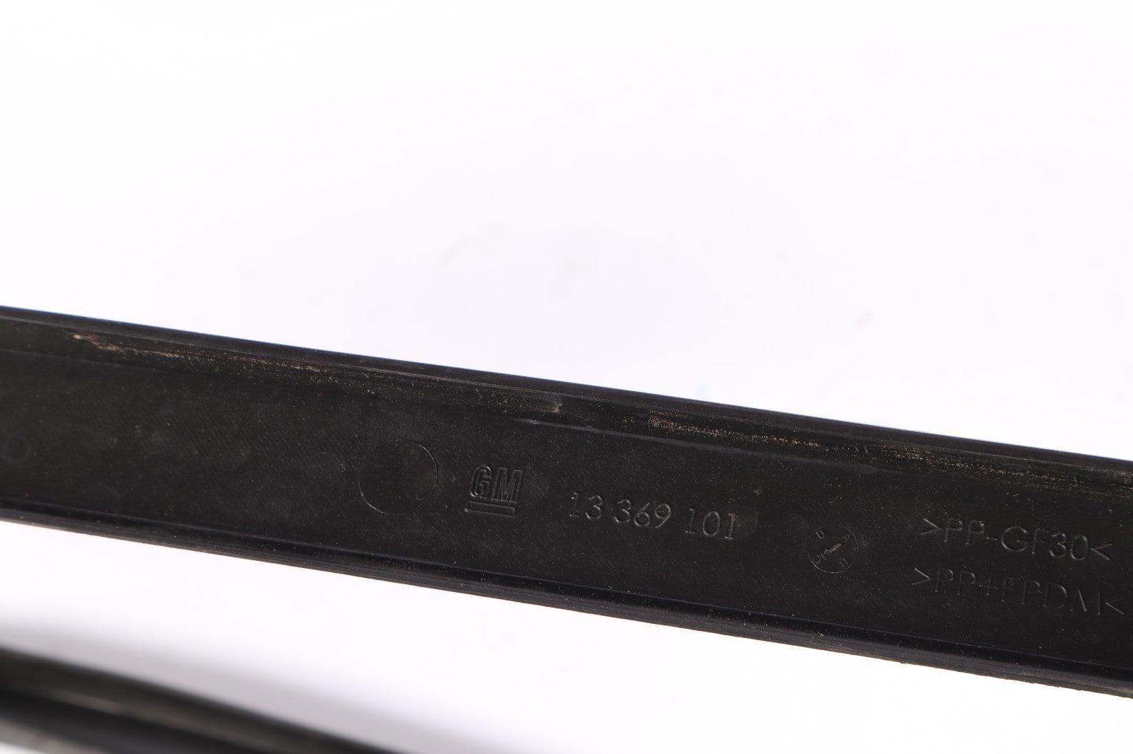 2016 – 2019 Buick Cascada Front Left  Right Outer Window Belt Molding Trim OEM