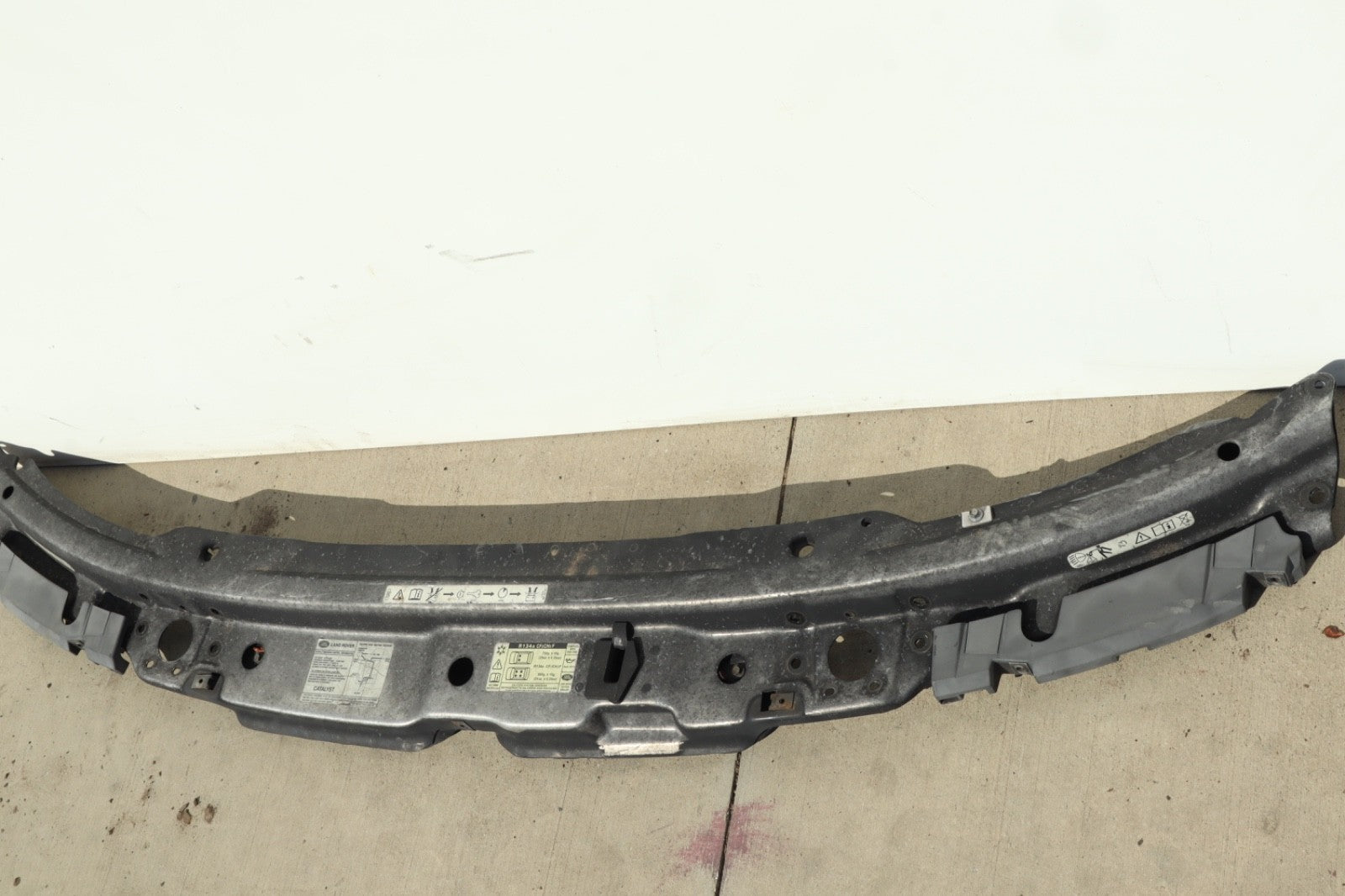 2003-2012 LAND ROVER RANGE ROVER  FRONT RADIATOR SUPPORT UPPER TIE BAR OEM