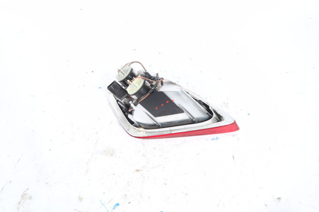 2016–2019 BUICK CASCADA DRIVER SIDE INNER TRUNK TAIL LIGHT LAMP OEM  13483119