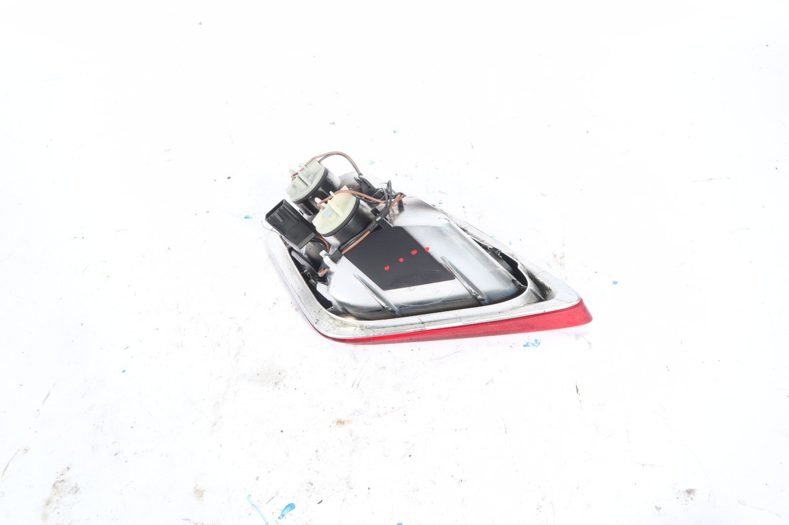 2016–2019 BUICK CASCADA DRIVER SIDE INNER TRUNK TAIL LIGHT LAMP OEM  13483119