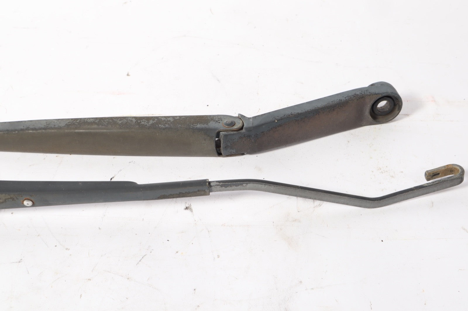 2004-2015 Nissan Armada Left & Right Windshield Wiper Set OEM