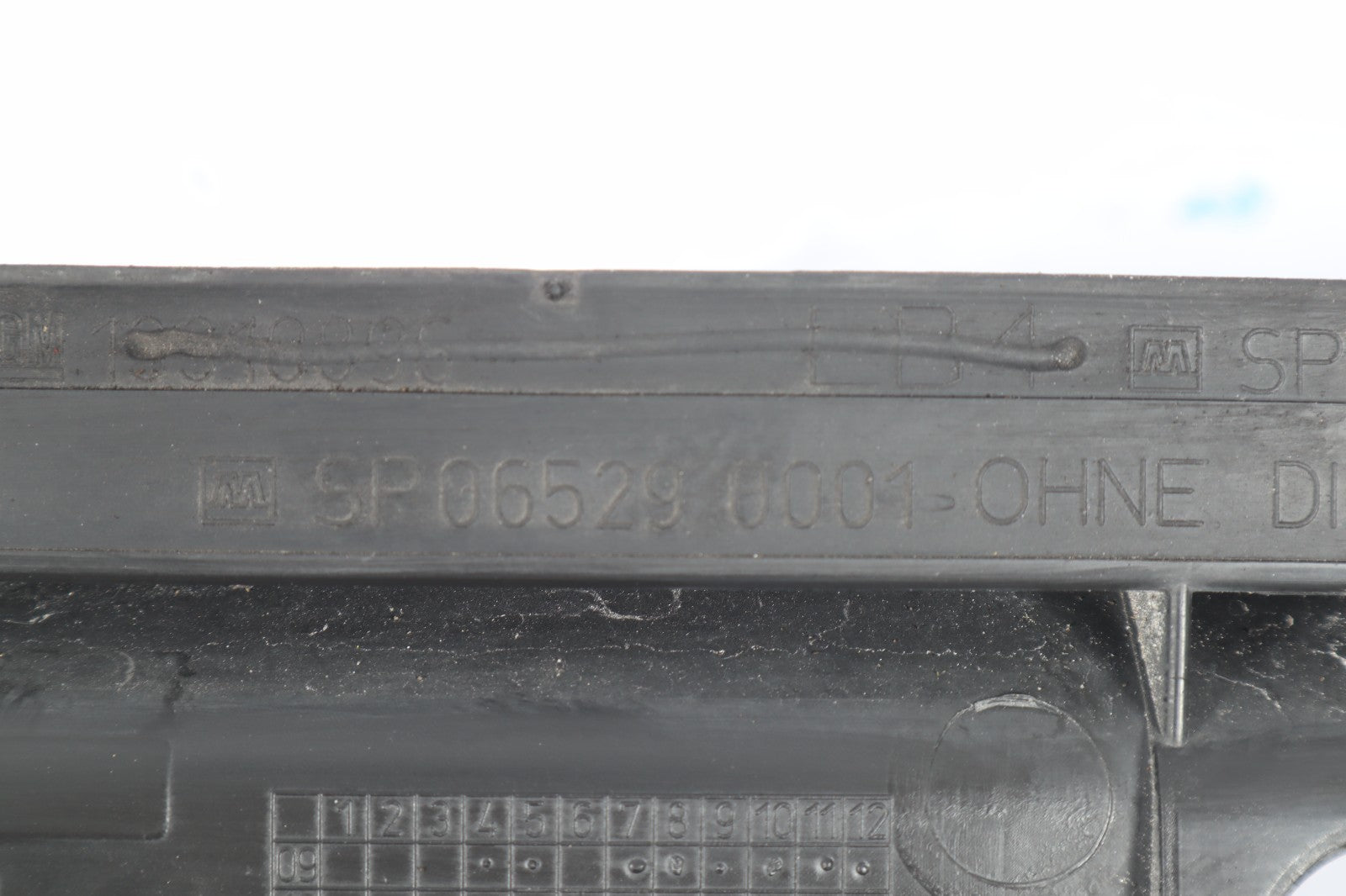 2016-2019 BUICK CASCADA RADIATOR AIR BUFF OEM 315671560
