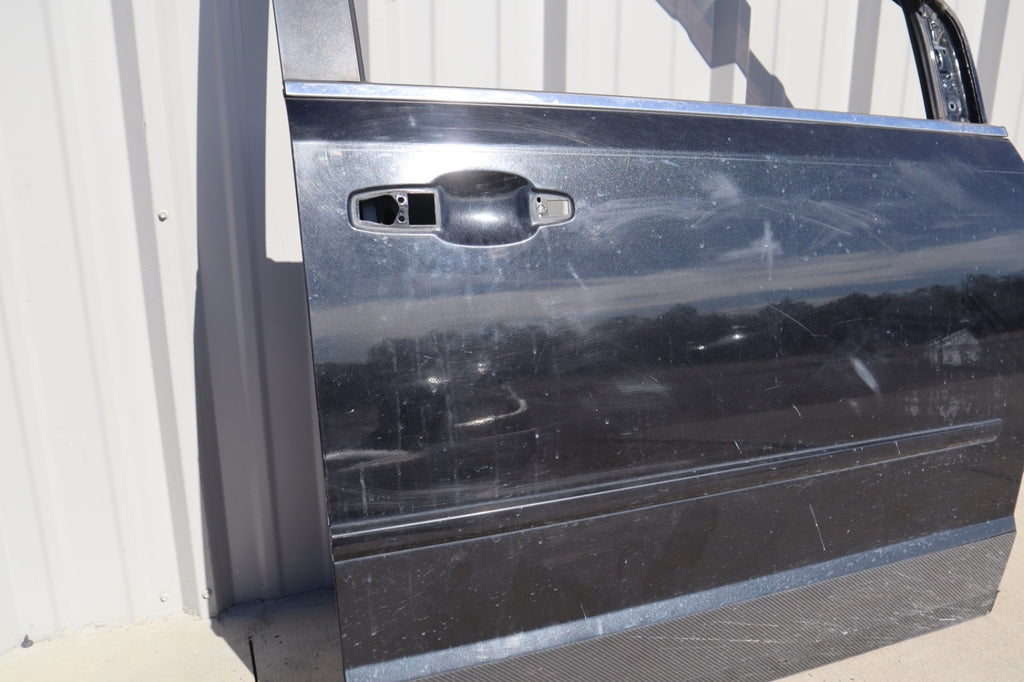 2011-2020 DODGE GRAND CARAVAN FRON RIGHT PASSENGER SIDE DOOR OEM ONLY PICK UP!!!
