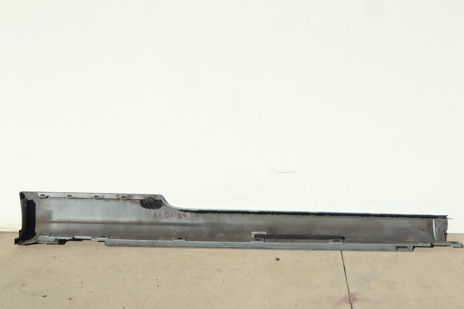 2002-2005 AUDI A4 CONVERTIBLE  LEFT DRIVER SIDE RUNNING BOARD SIDE SKIRT PANEL