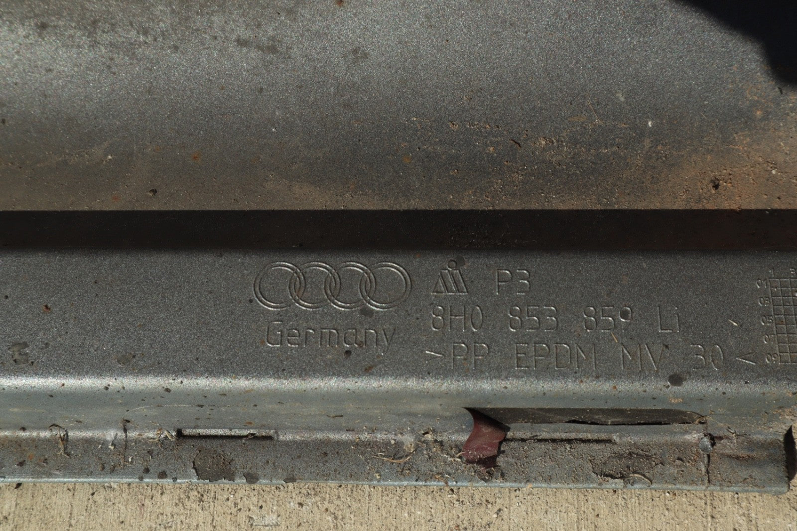2002-2005 AUDI A4 CONVERTIBLE  LEFT DRIVER SIDE RUNNING BOARD SIDE SKIRT PANEL