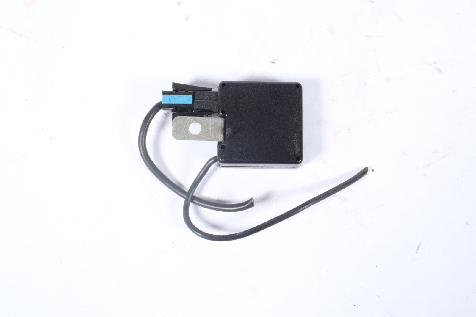 2003-2006 Range Rover HSE Antenna Suppression Filter Module Unit XUE000030 OEM