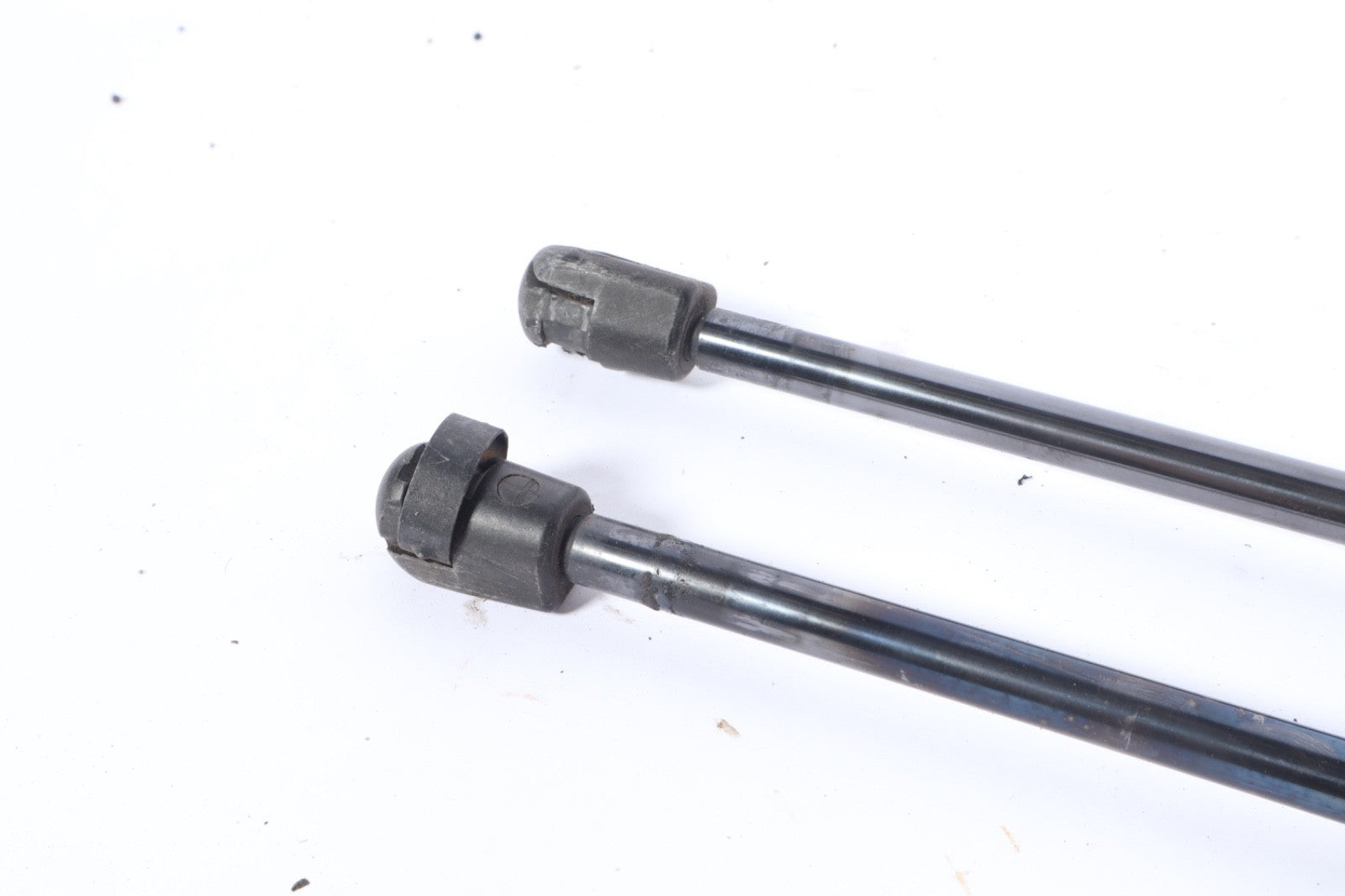 2012-2020 DODGE GRAND CARAVAN REAR RIGHT PASENGER SIDE TRUNK SHOCK STRUT SUPPORT