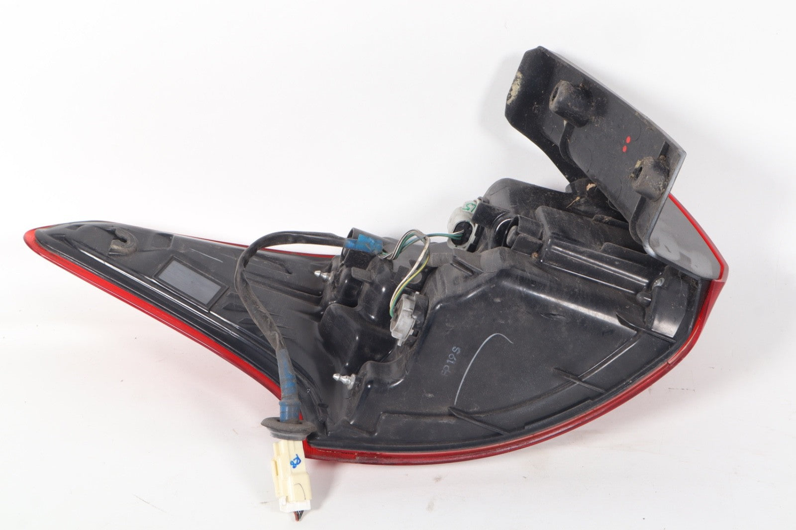 2016-2022 MITSUBISHI OUTLANDER TAIL LIGHT ASSEMBLY RIGHT OEM