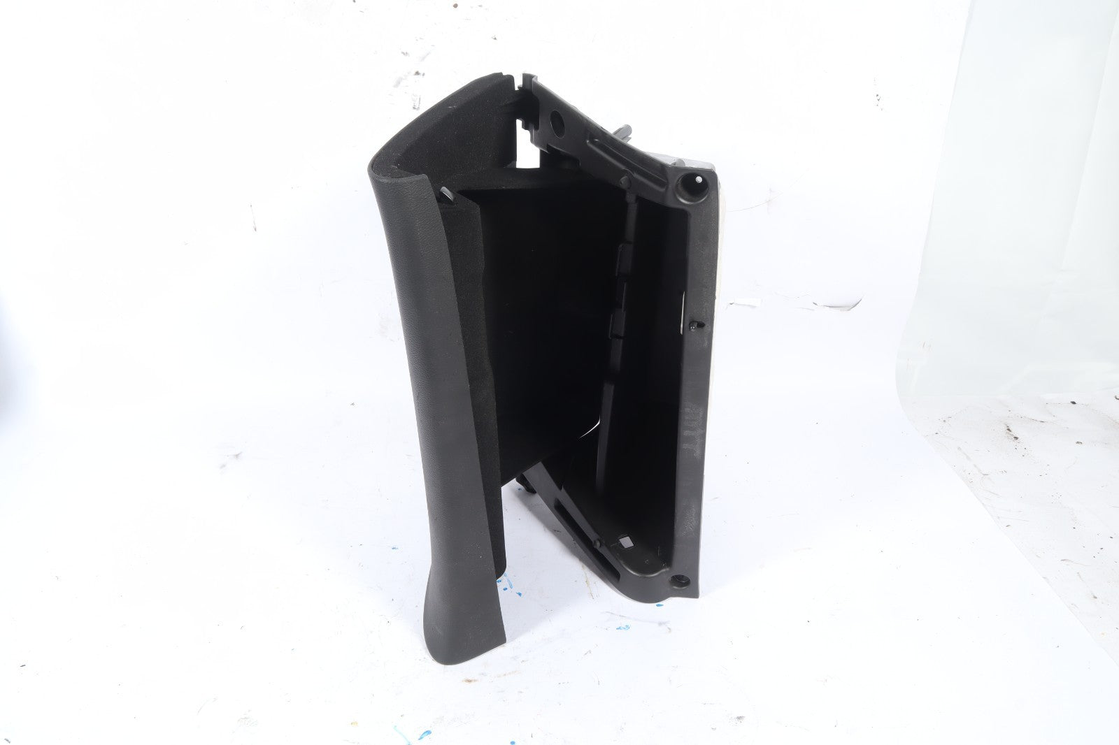 2016-2019 BUICK CASCADA GLOVE BOX ASSEMBLY COMPARTMENT OEM 23338726