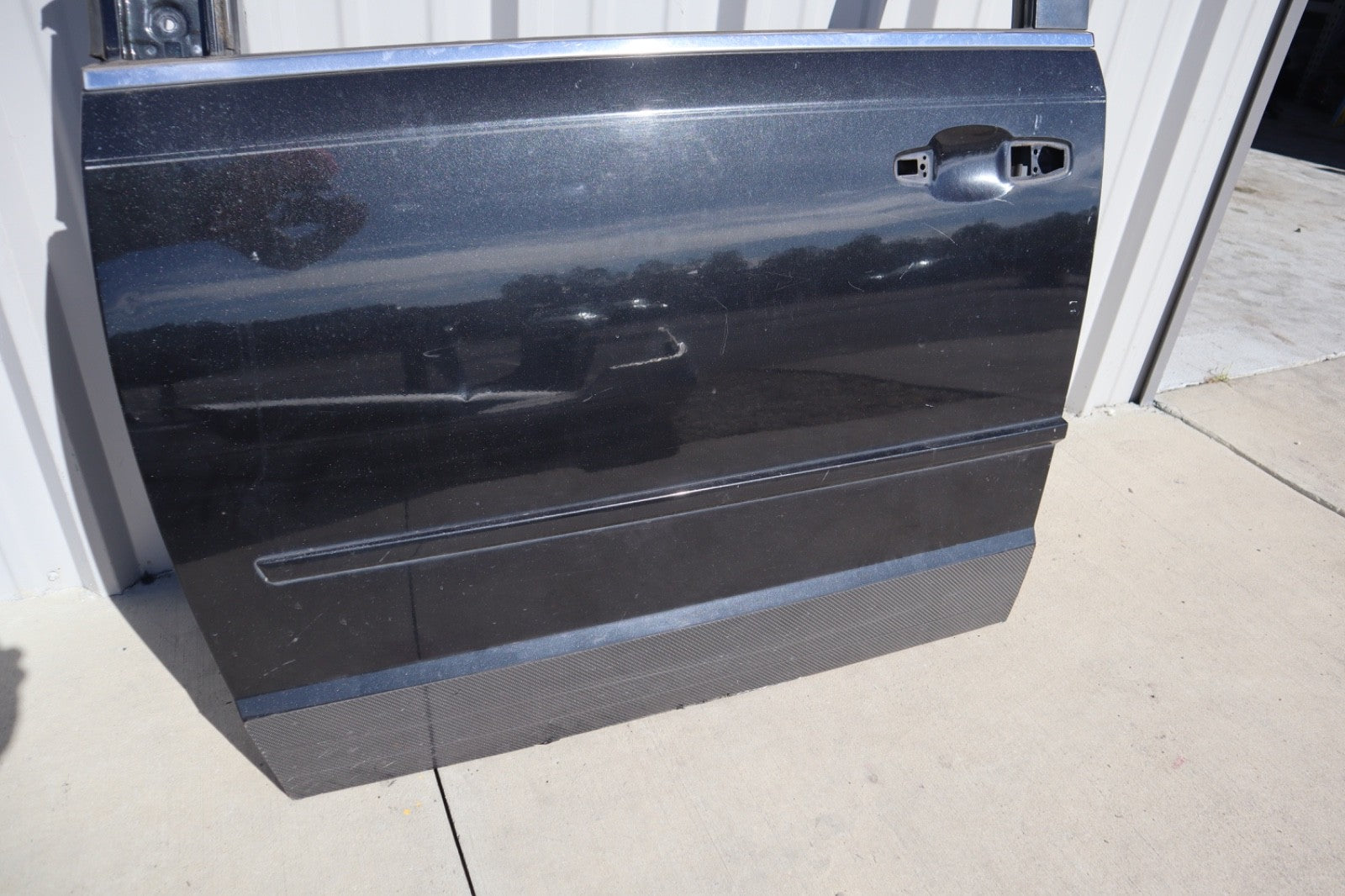 2011-2018 DODGE GRAND CARAVAN FRONT LEFT DRIVER DOOR OEM ONLY PICK UP!!!