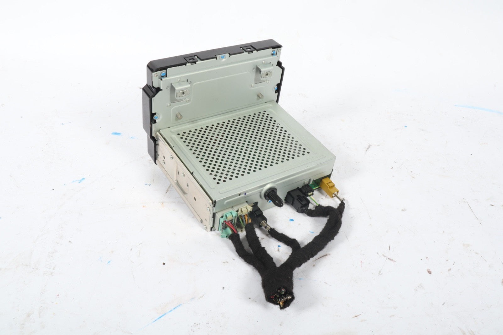 2019 CHEVROLET SONIC AM FM CD PLAYER RADIO RECEIVER OEM