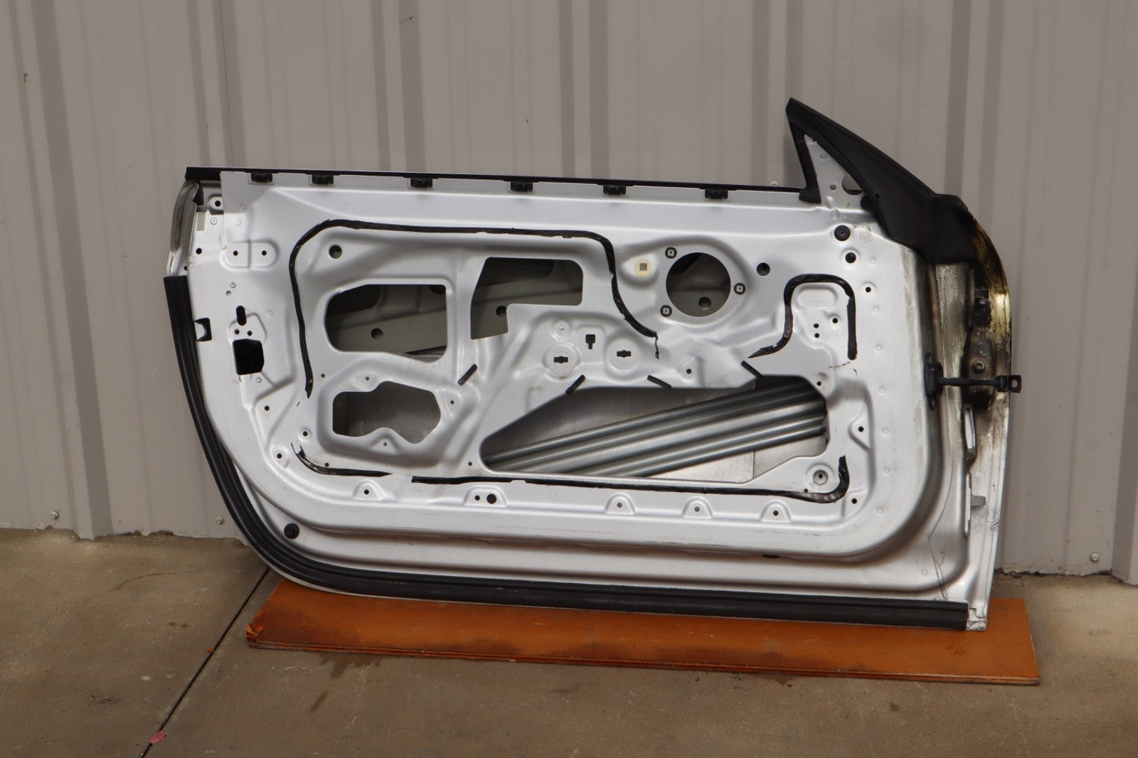 2012-2018 BMW 640i 650i M6 Left Driver Front Door Shell Silver 41517294992 OEM
