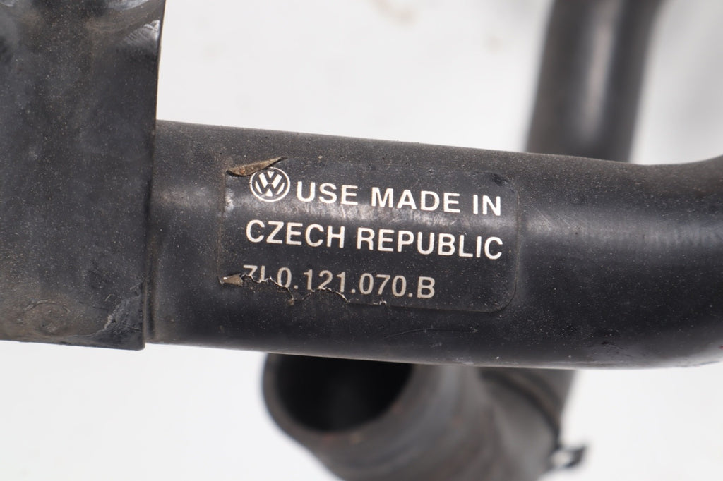 2007-2010 Audi Q7  Engine Coolant Radiator Hose Pipe Set w/Sensor OEM