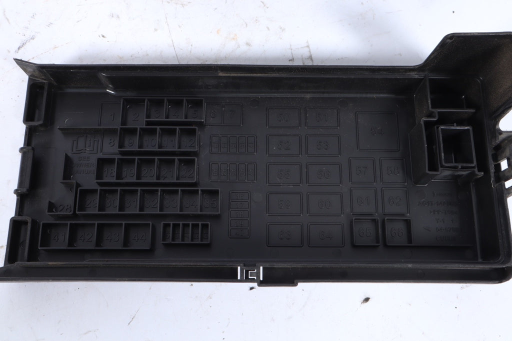 2010-2012 FORD TAURUS FUSEBOX FUSE BOX RELAY MODULE OEM