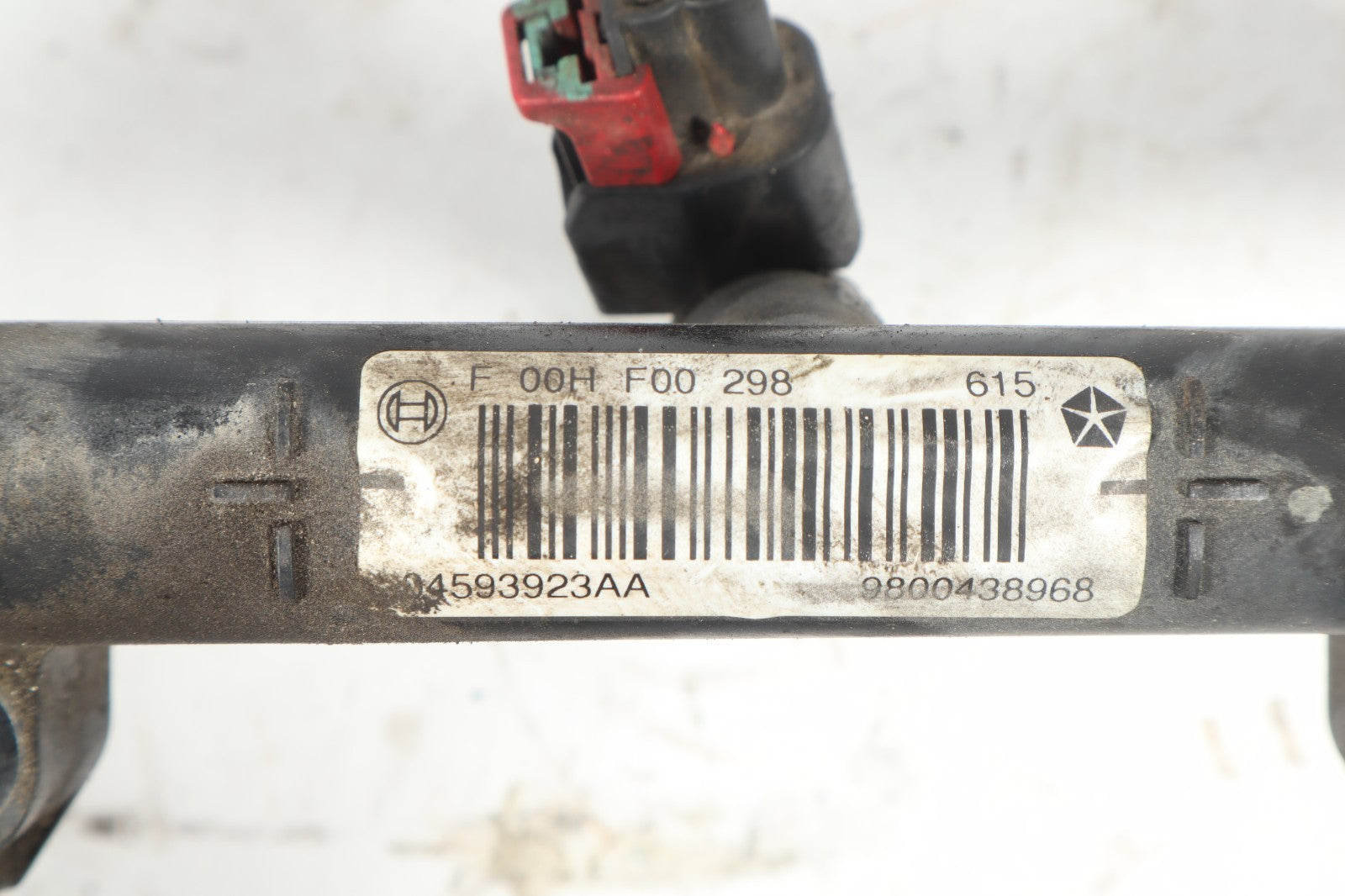 2011-2020 DODGE GRAND CARAVAN TOWN COUNTRY 3.6L FUEL RAIL OEM 04593923AA