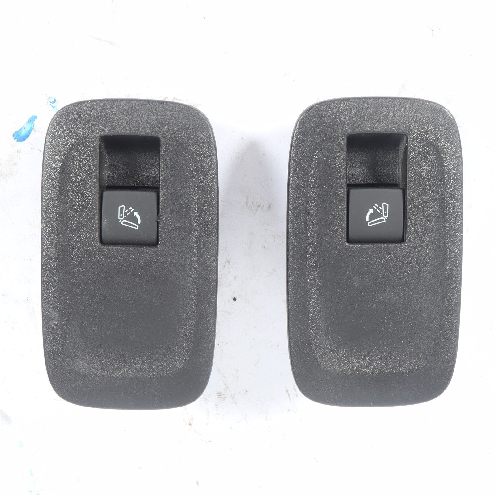 2016-2019 BUICK CASCADA SWITCH REAR LEFT RELEASE HANDLE BEZEL OEM