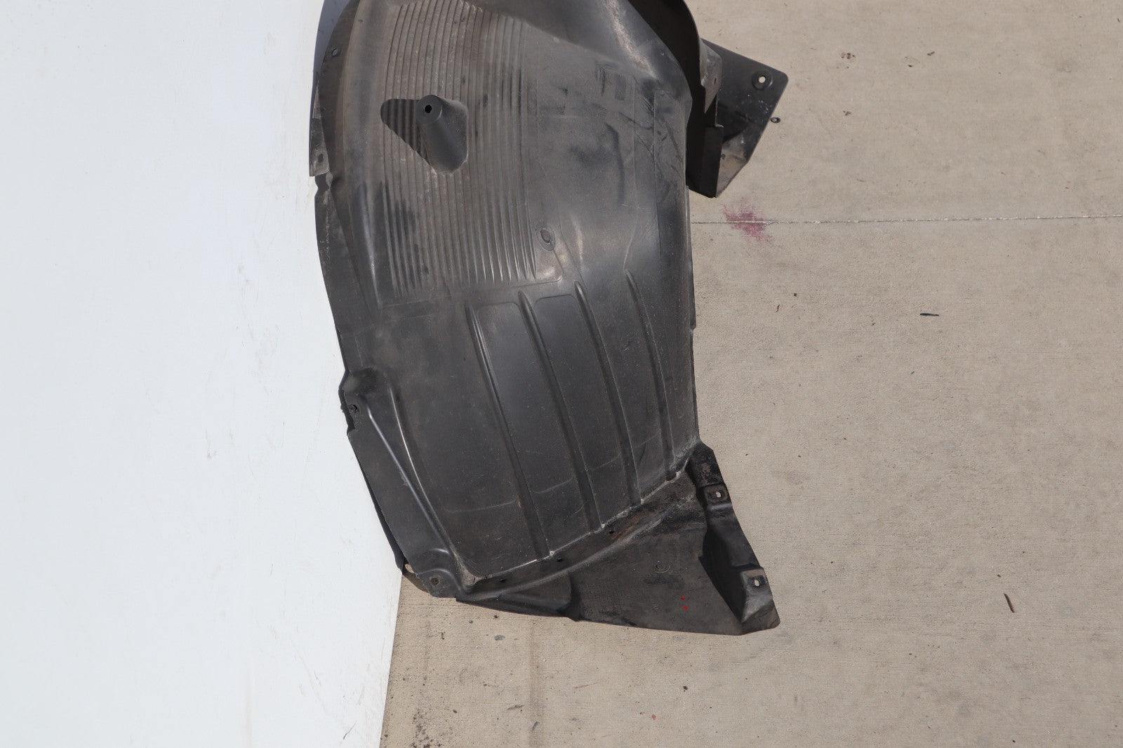2004-2010 BMW X3 RIGHT FRONT INNER FENDER SPLASH SHIELD OEM
