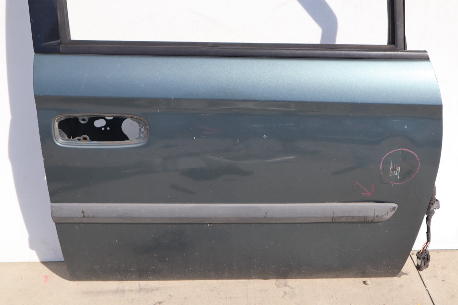 2001-2003 CHRYSLER TOWN & COUNTRY FRONT RIGHT DOOR SHELL OEM ONLY PICK UP!!!