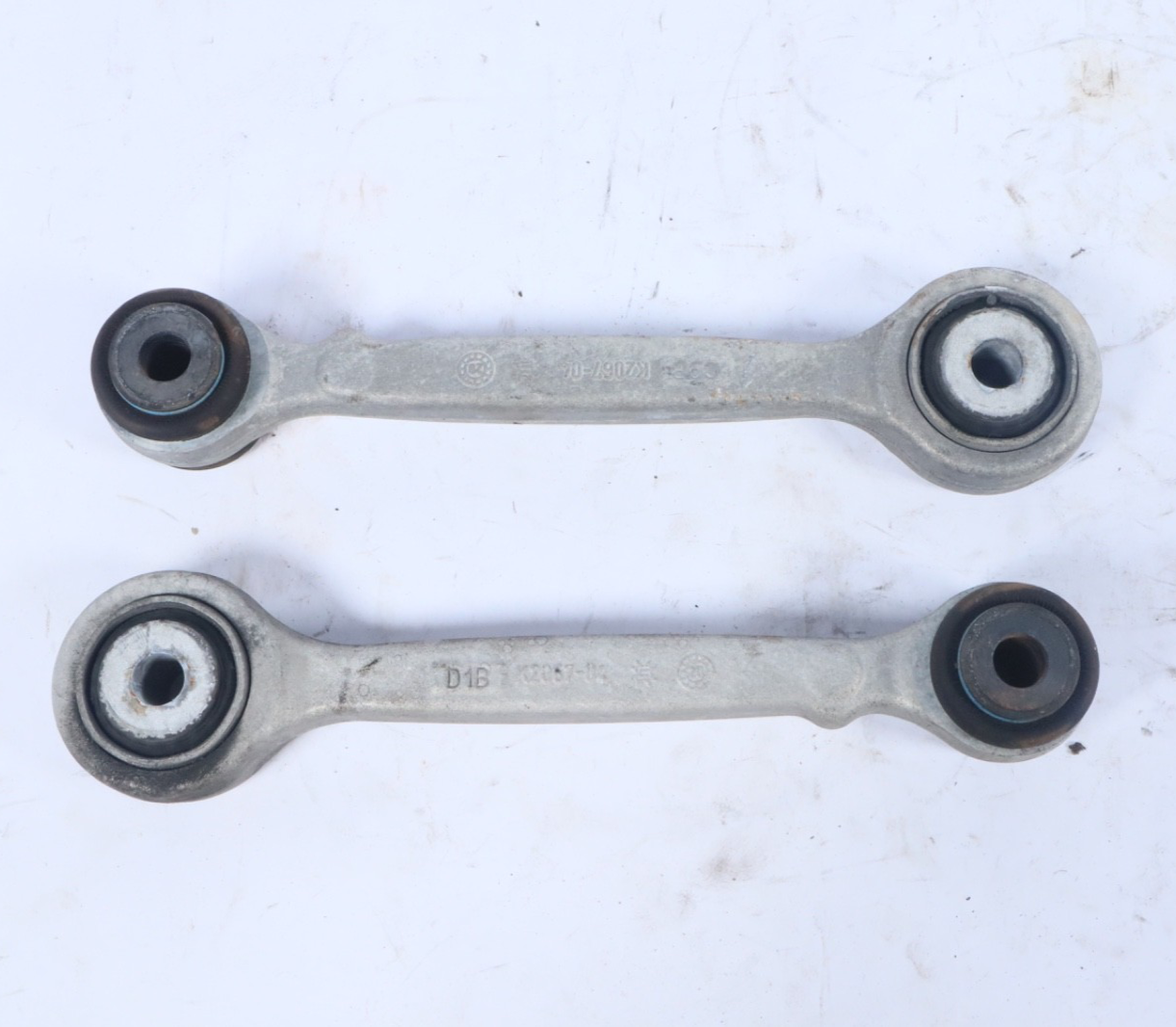 2017-21 ALFA ROMEO STELVIO REAR RIGHT & LEFT FORWARD UPPER CONTROL ARM SET OEM