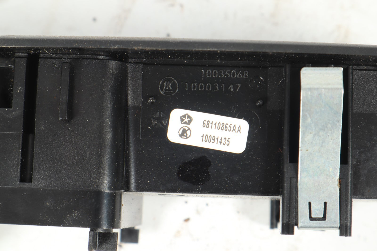 2012-2020 DODGE GRAND CARAVAN FRONT RIGHT DOOR WINDOW SWITCH 68110865AA OEM