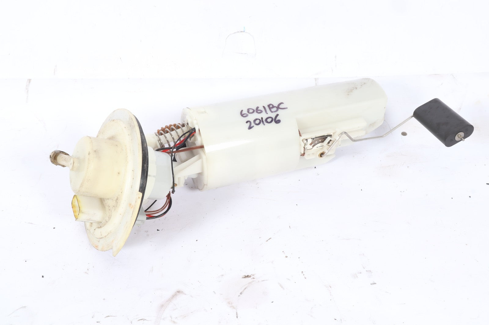 2004-2005 DODGE GRAND CARAVAN ELECTRIC FUEL PUMP MODULE OEM