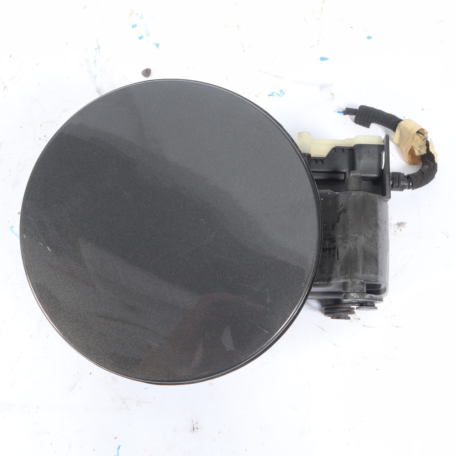 2016-2019 BUICK CASCADA FUEL TANK FILLER DOOR HOUSING 13410445OEM 13501151