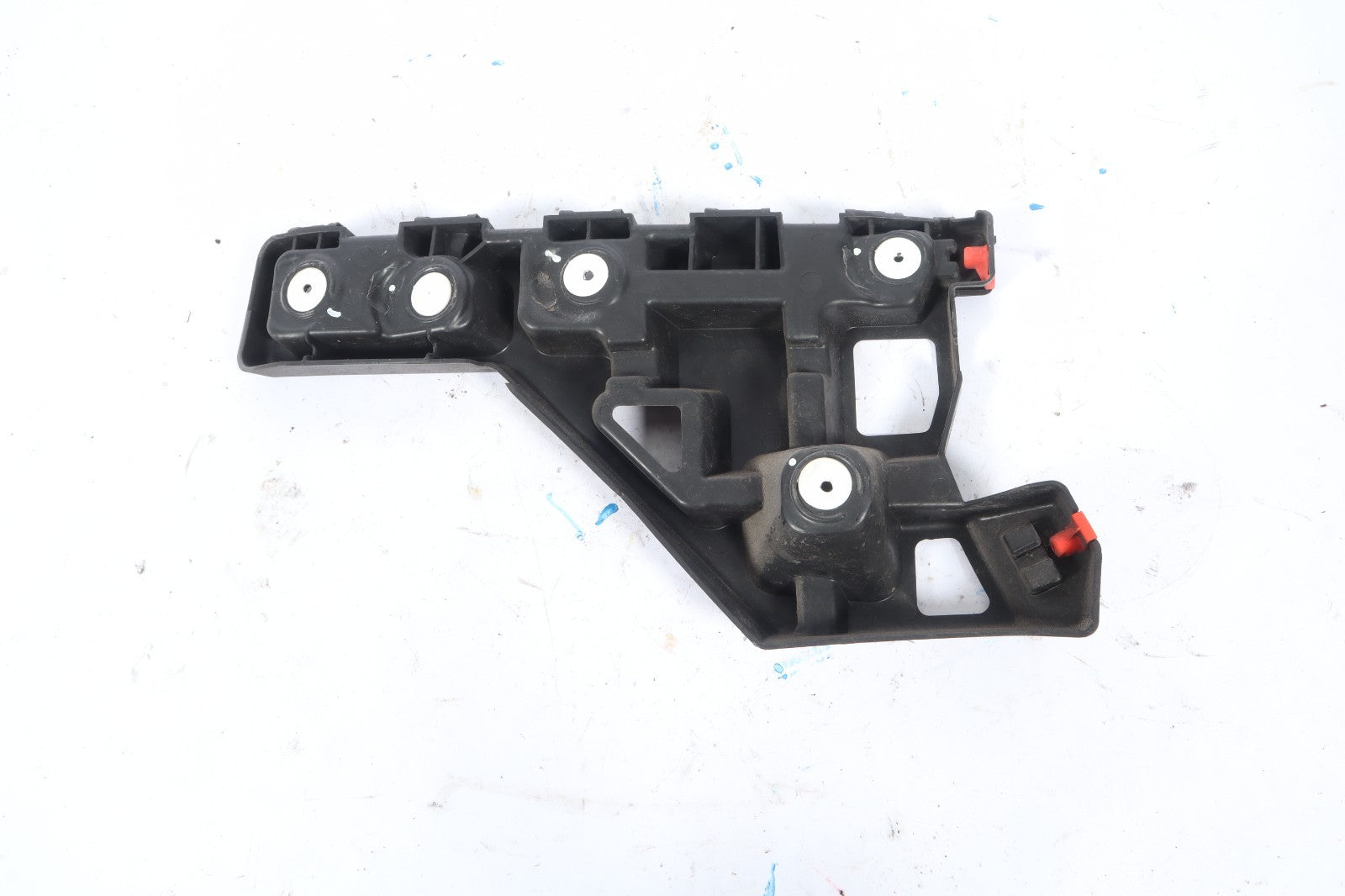 2016–2019 BUICK CASCADA REAR LEFT BUMPER BRACKET GUIDE OEM 13369027