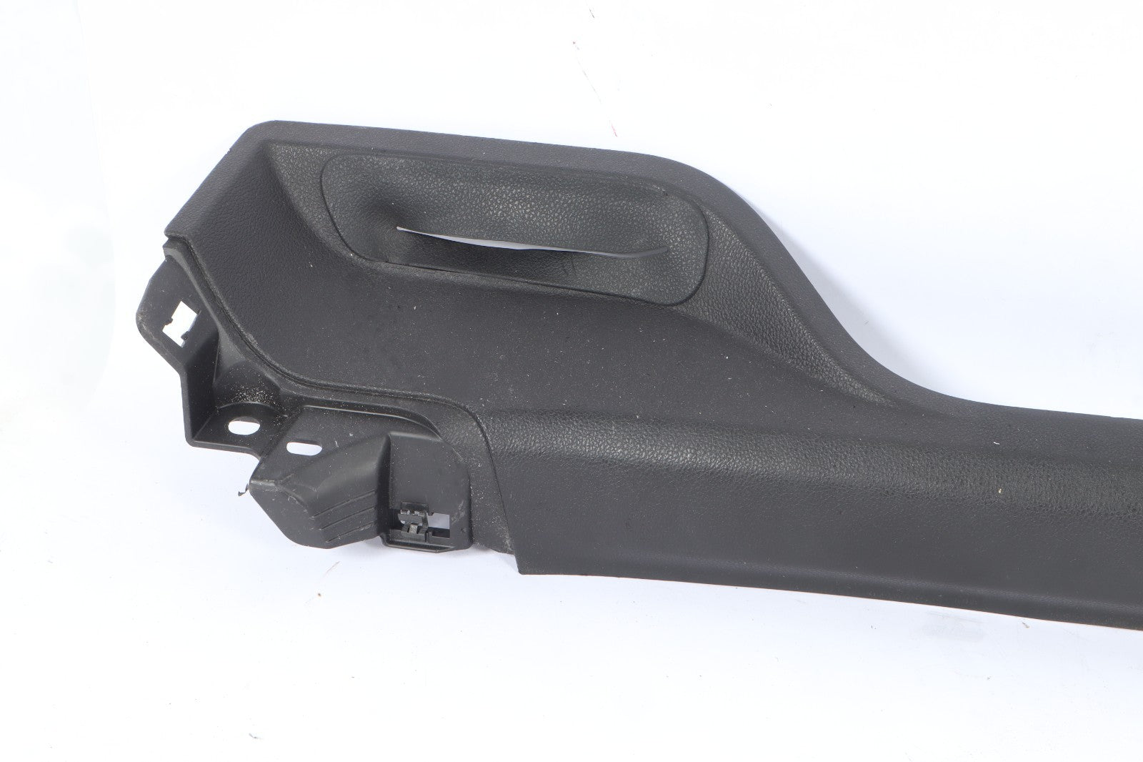 2016–2019 BUICK CASCADA FRONT RIGHT DOOR SILL TRIM PANEL OEM 39036778