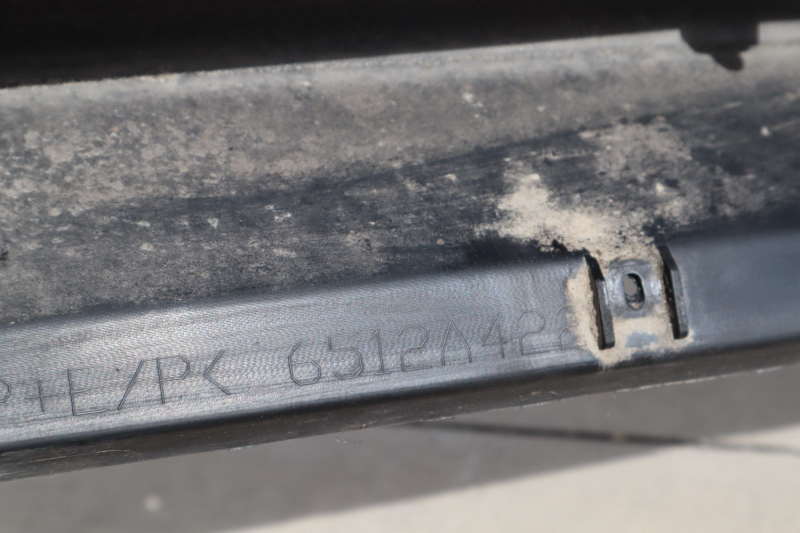 2014 - 2019 Mitsubishi Outlander Right Rocker Molding OEM
