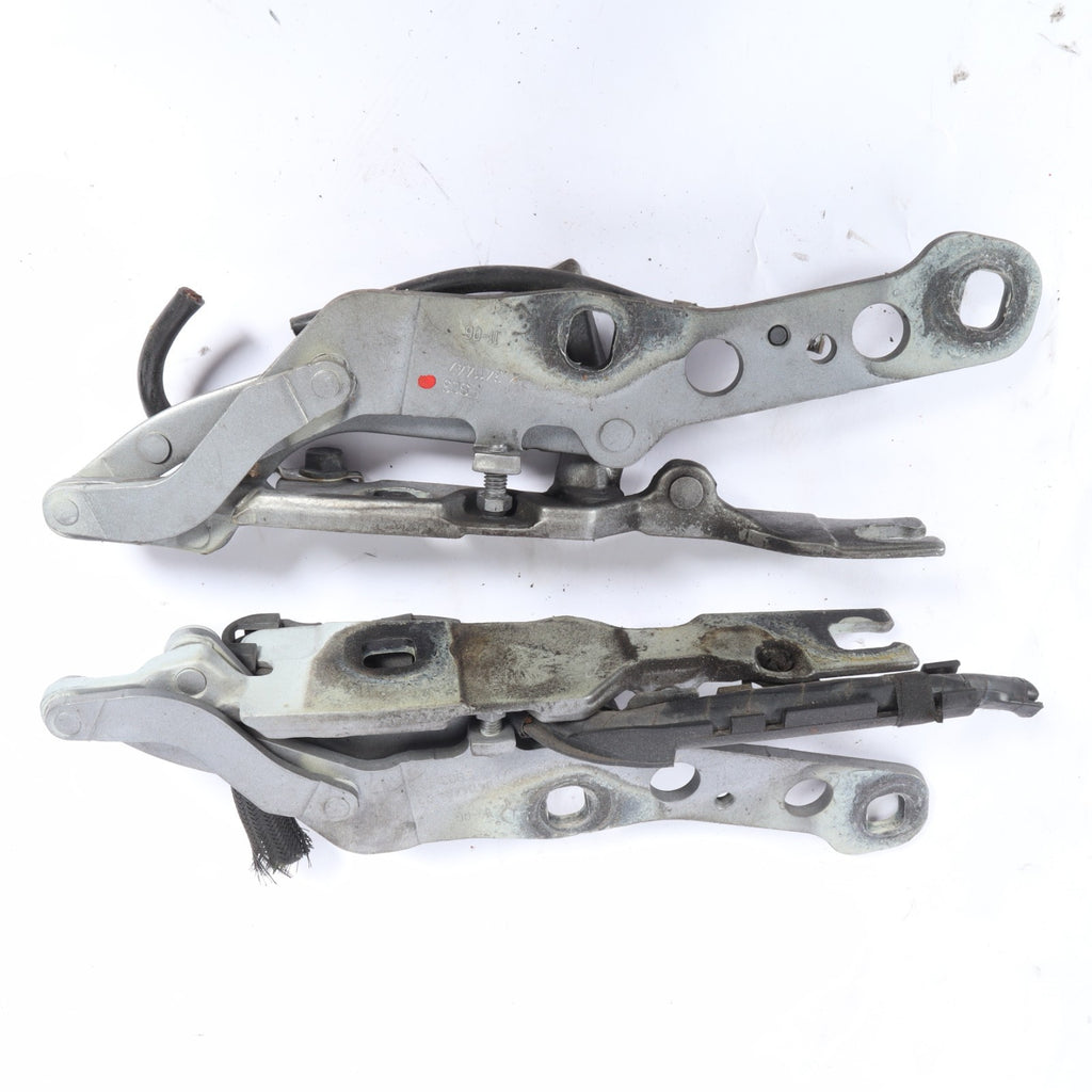 2007 - 2010 BMW X3 E83 FRONT HOOD HINGE LEFT & RIGHT SET OEM