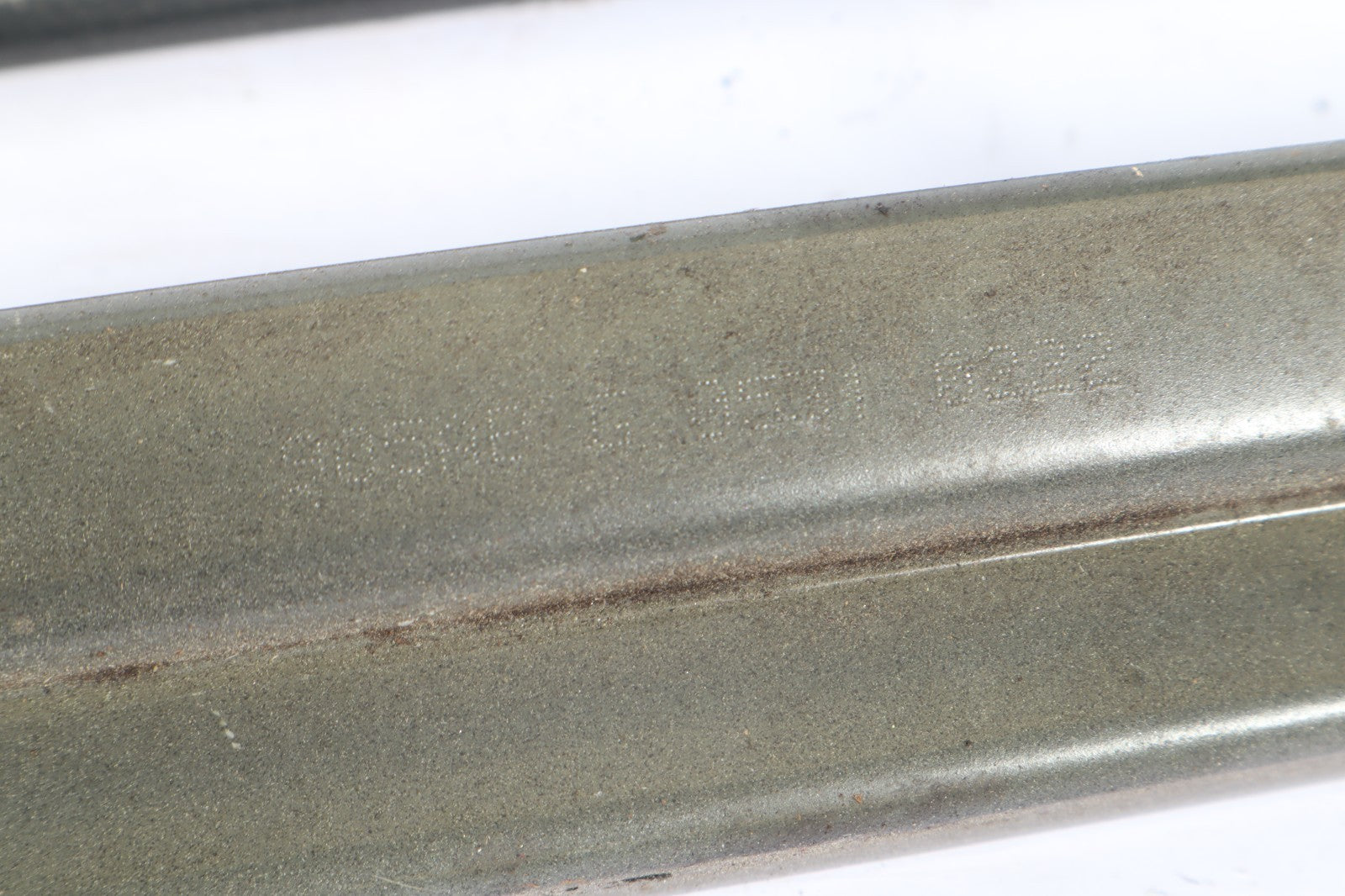 2011-2017 DODGE GRAND CARAVAN RIGHT SIDE SLIDING DOOR RAIL OEM