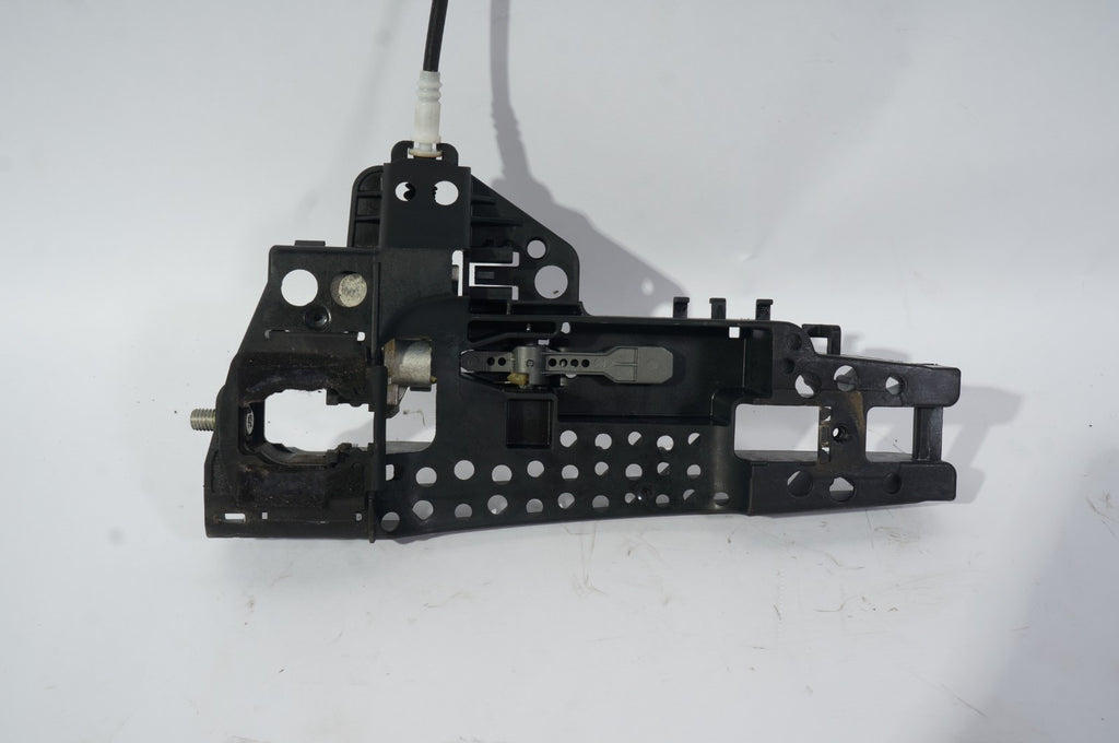 2012-2018 AUDI A6 C7 A7 REAR LEFT DRIVER SIDE EXTERIOR DOOR HANDLE BRACKET OEM