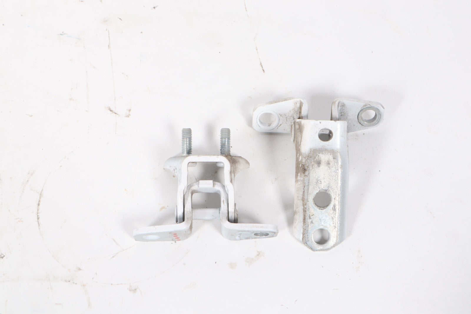 2007-2020 MITSUBISHI OUTLANDER REAR RIGHT SIDE DOOR HINGE SET OF 2 OEM