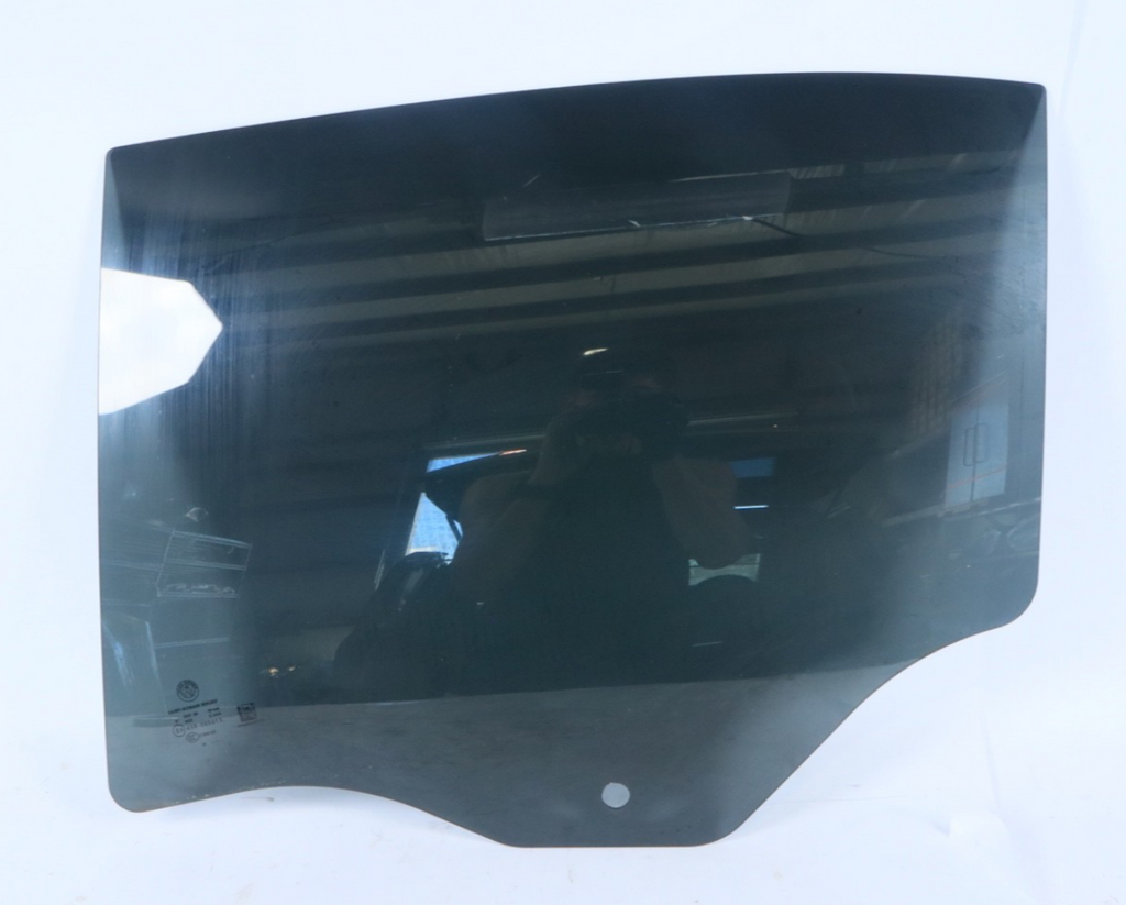 2017-2023 ALFA ROMEO STELVIO REAR LEFT SIDE DOOR WINDOW OEM