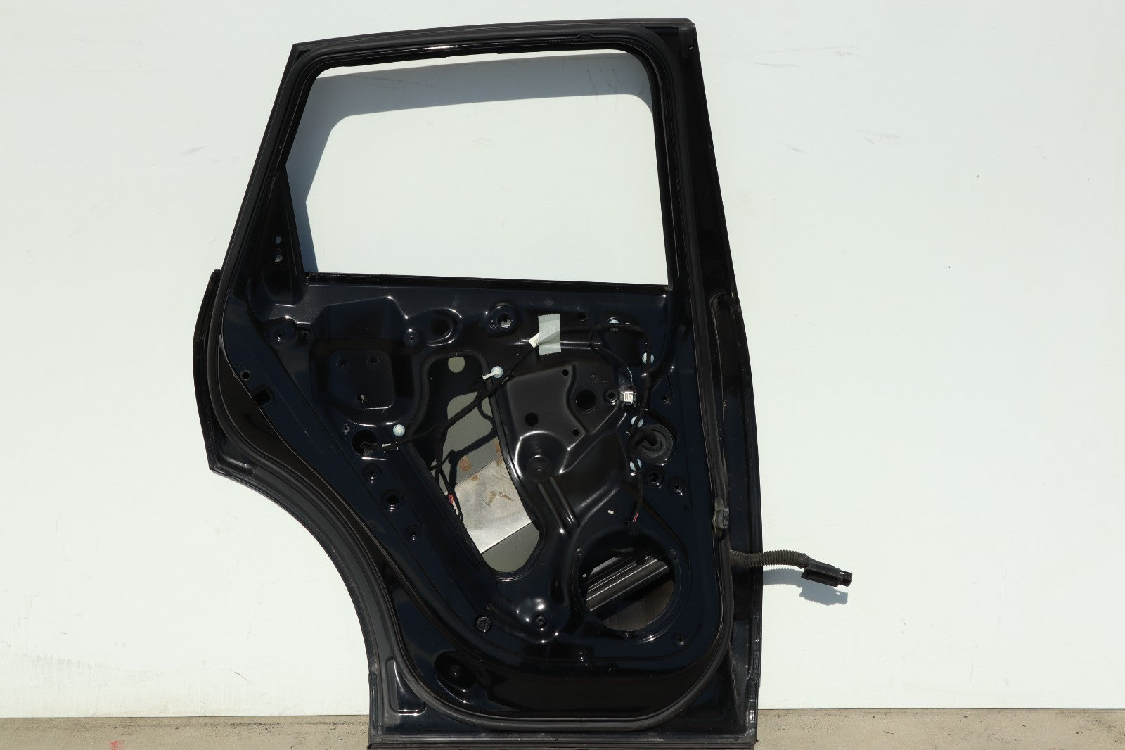 2009 - 2017 AUDI Q5 REAR LEFT  DOOR SHELL OEM ONLY PICK UP!!!