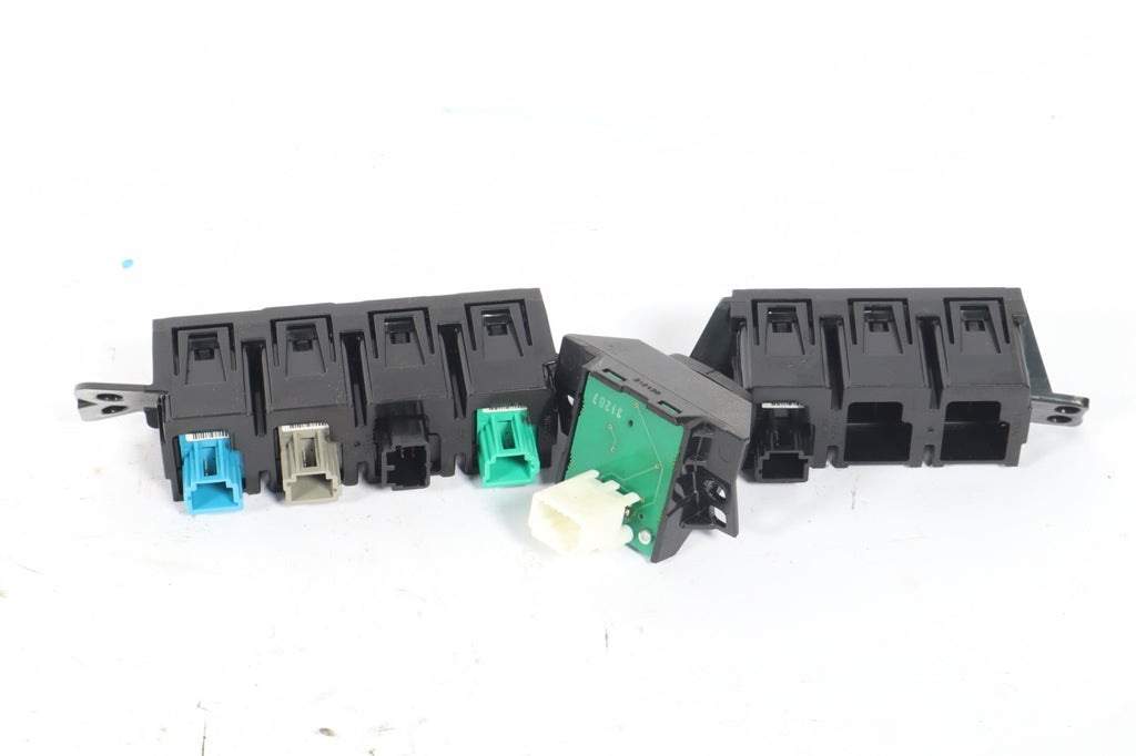 2013 - 2017 Nissan Leaf Autolock Electric Charge Heated Port Lid Buttons Set OEM