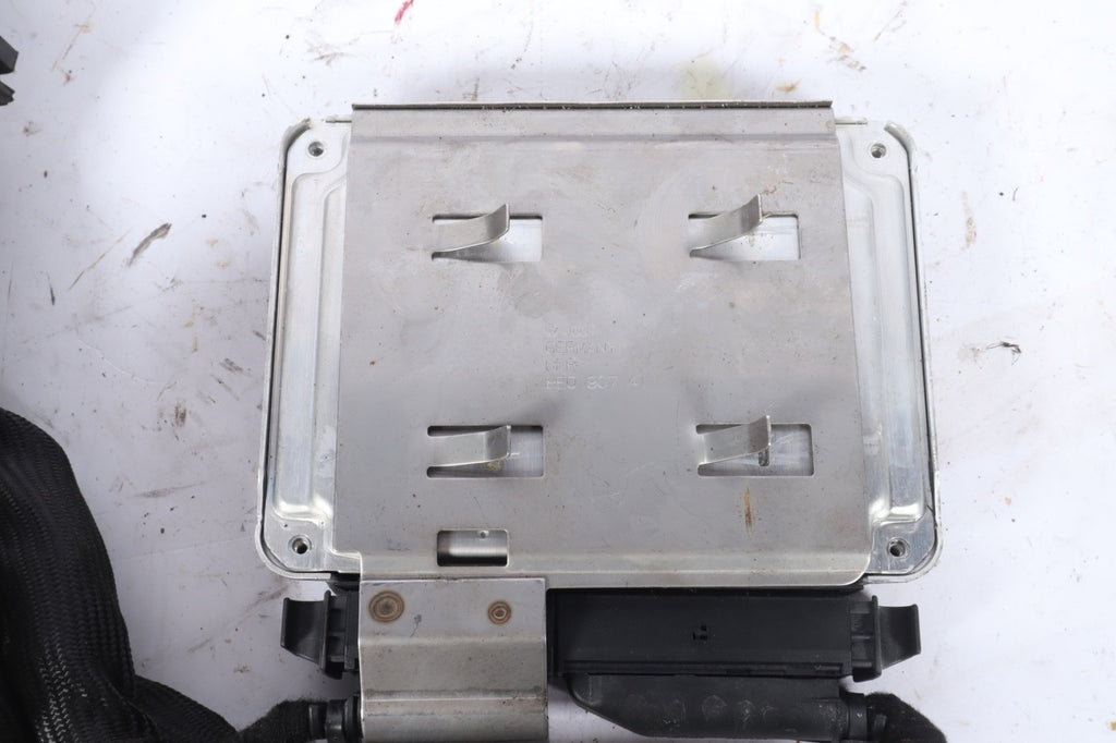 2004 AUDI A4 ENGINE COMPUTER  MODULE 8E0907411 OEM