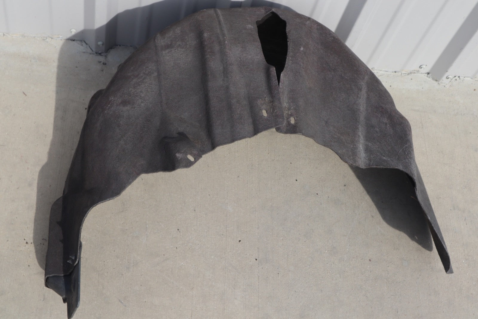 2016-2019 BUICK CASCADA REAR RIGHT WHEELHOUSE LINER OEM