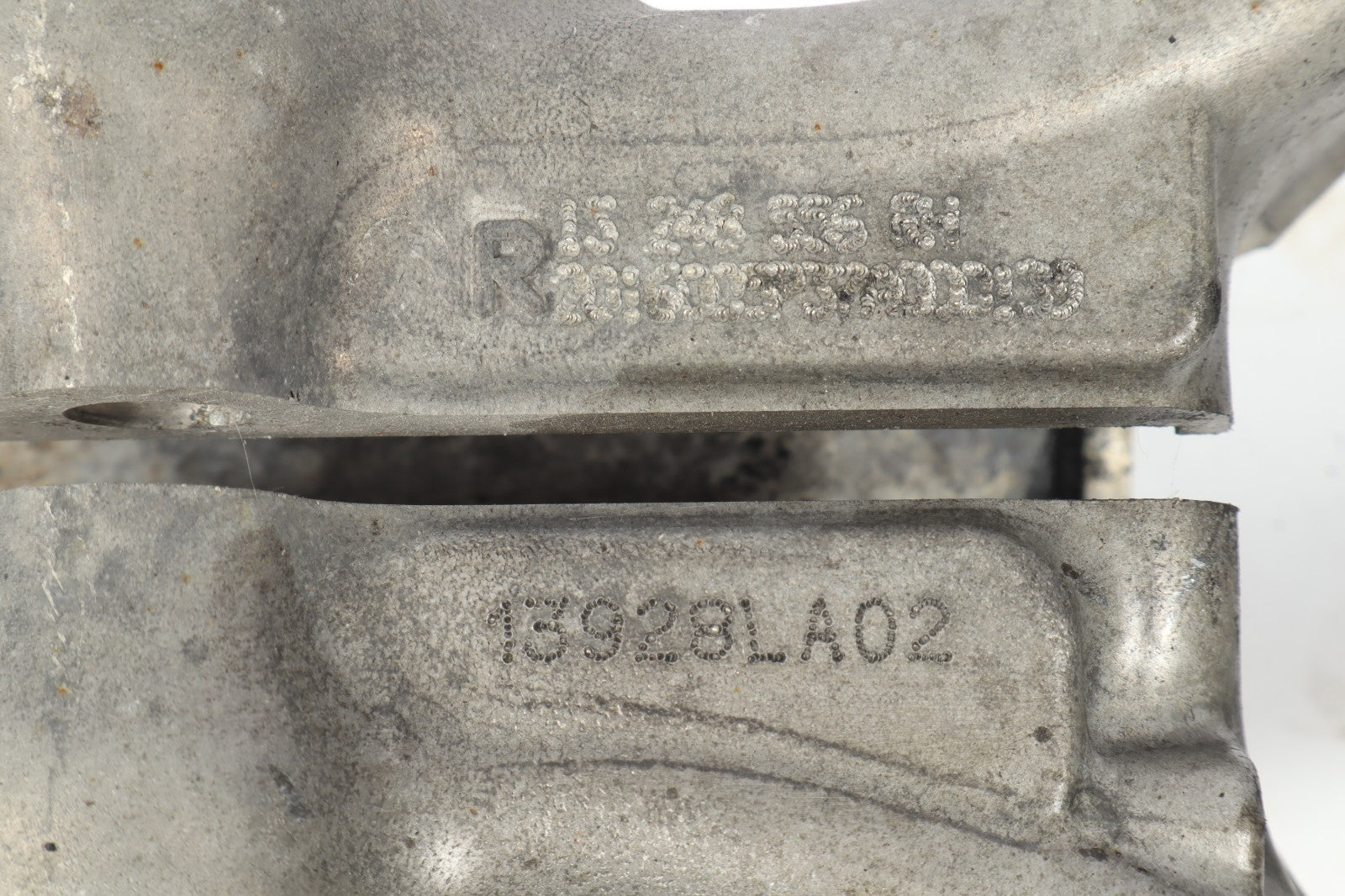 2016-2019 BUICK CASCADA FRONT RIGHT SPINDLE KNUCKLE OEM