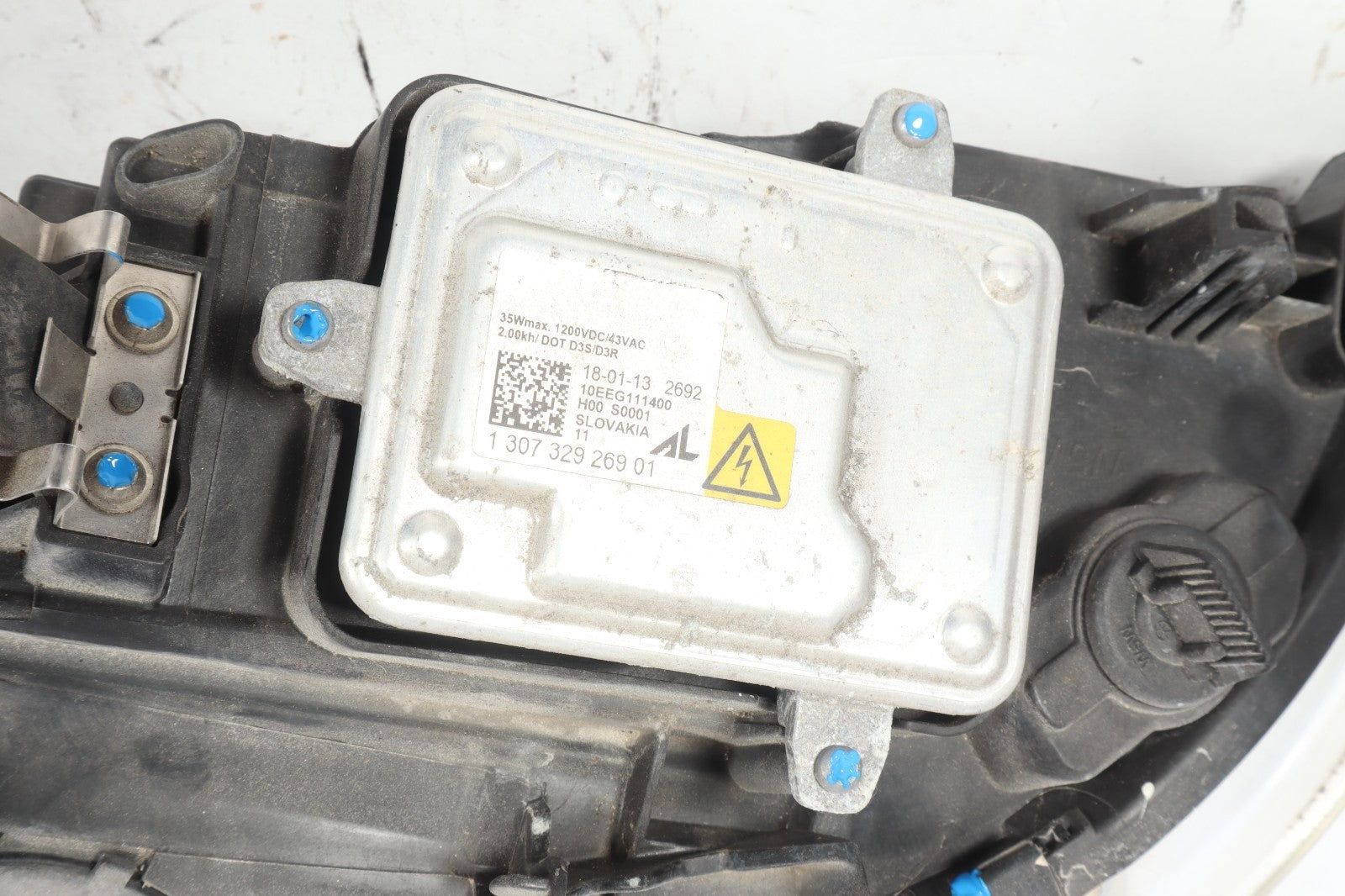 2011 - 2013 VOLO C70 FRONT RIGHT PASSENGER SIDE XENON HEADLIGHT ASSEMBLY OEM