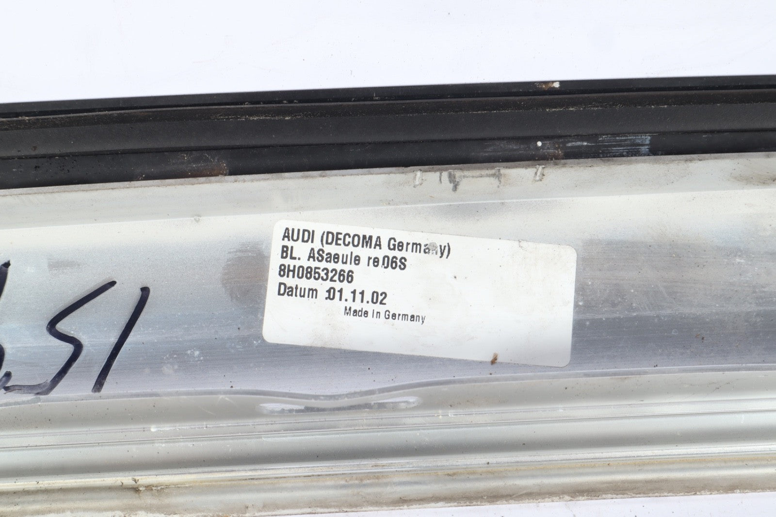 02-09 AUDI B7 A4 S4 RS4 CONVERTIBLE FRONT RIGHT DRIVER WINDSHIELD TRIM OEM