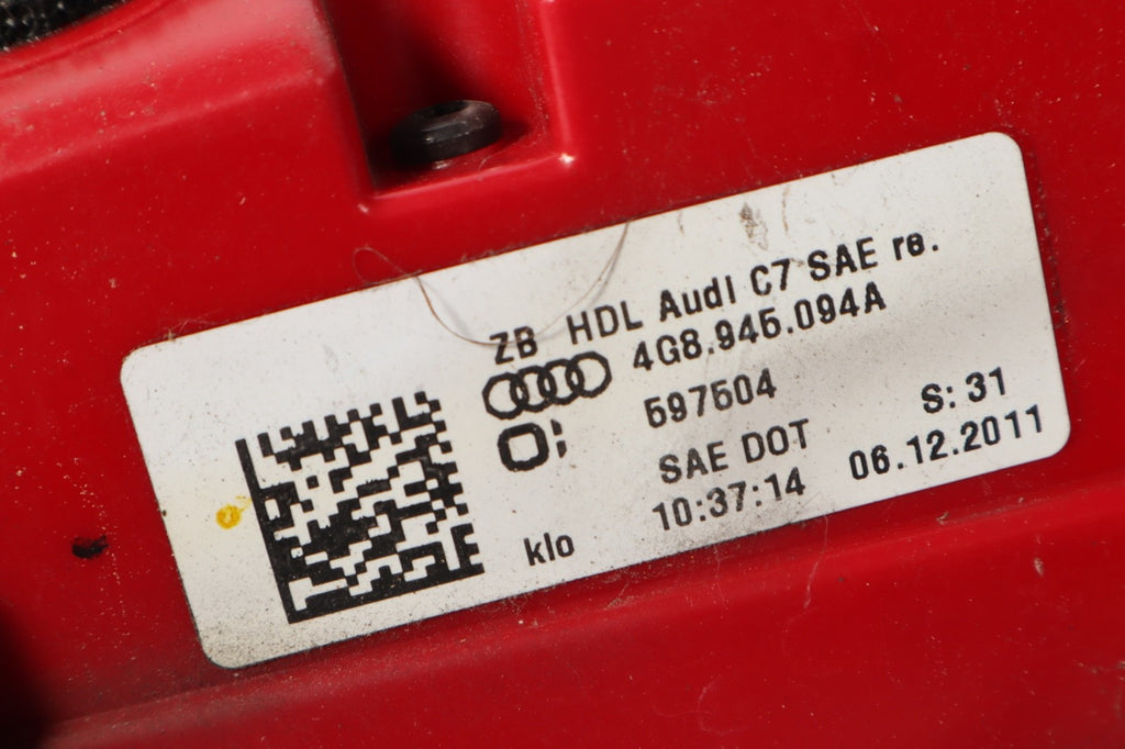2012-2015 AUDI A7 S7 REAR RIGHT SIDE INNER TAIL LIGHT BRAKE LAMP 4G8945094A OEM