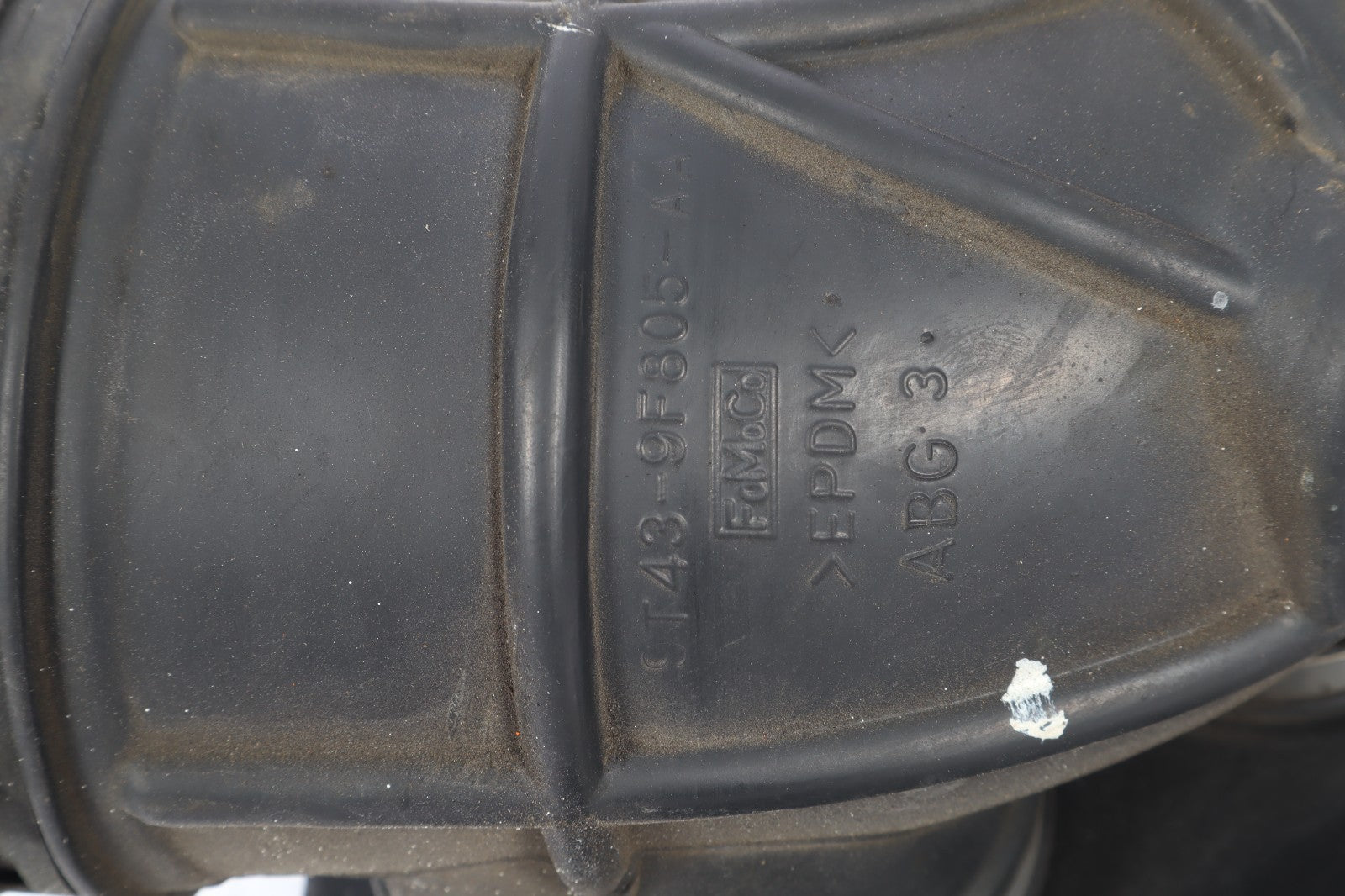 2007-2010 FORD EDGE AIR INTAKE RESONATOR TUBE DUCT OEM