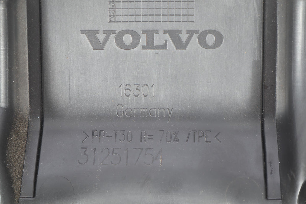 2007-2013 VOLVO C30  C70 ENGINE TOP TIMING COVER 2.5L 5 CYLINDER OEM 31251754