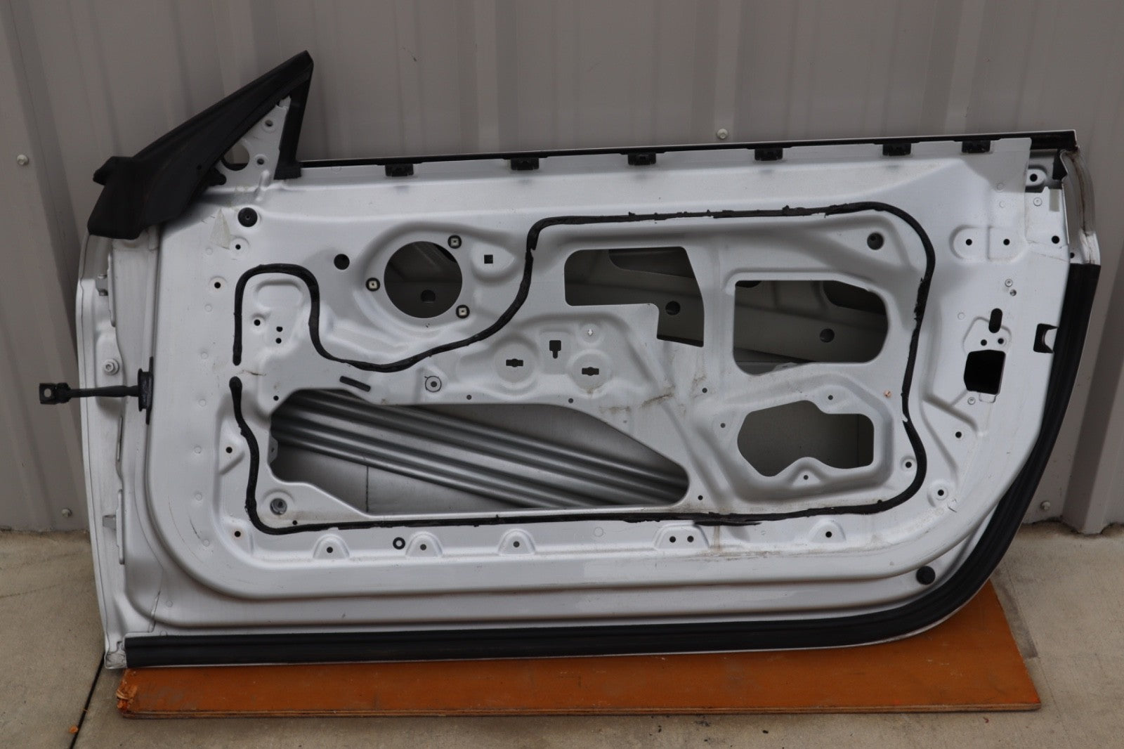 2012-2018 BMW 640i 650i M6 Right Front Door Shell Silver 41517294992 OEM