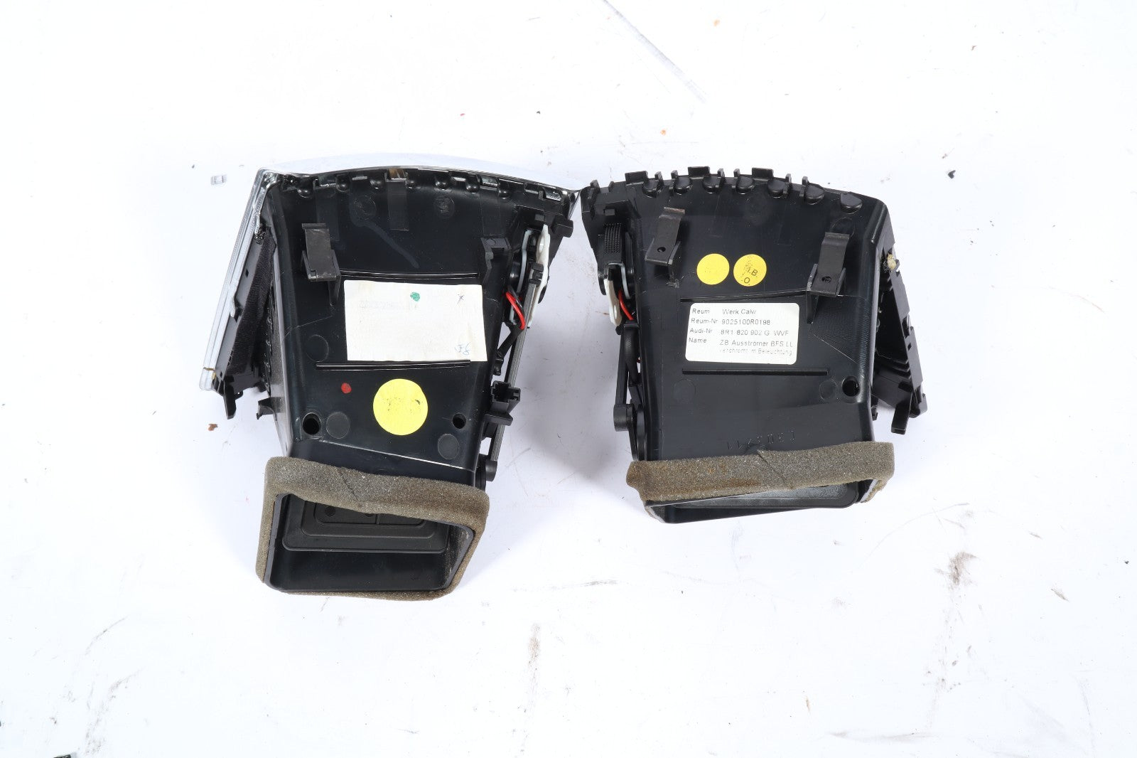 2009-2017 AUDI Q5 DASH AIR VENT SET LEFT RIGHT OEM 8R1820901 8R1820902