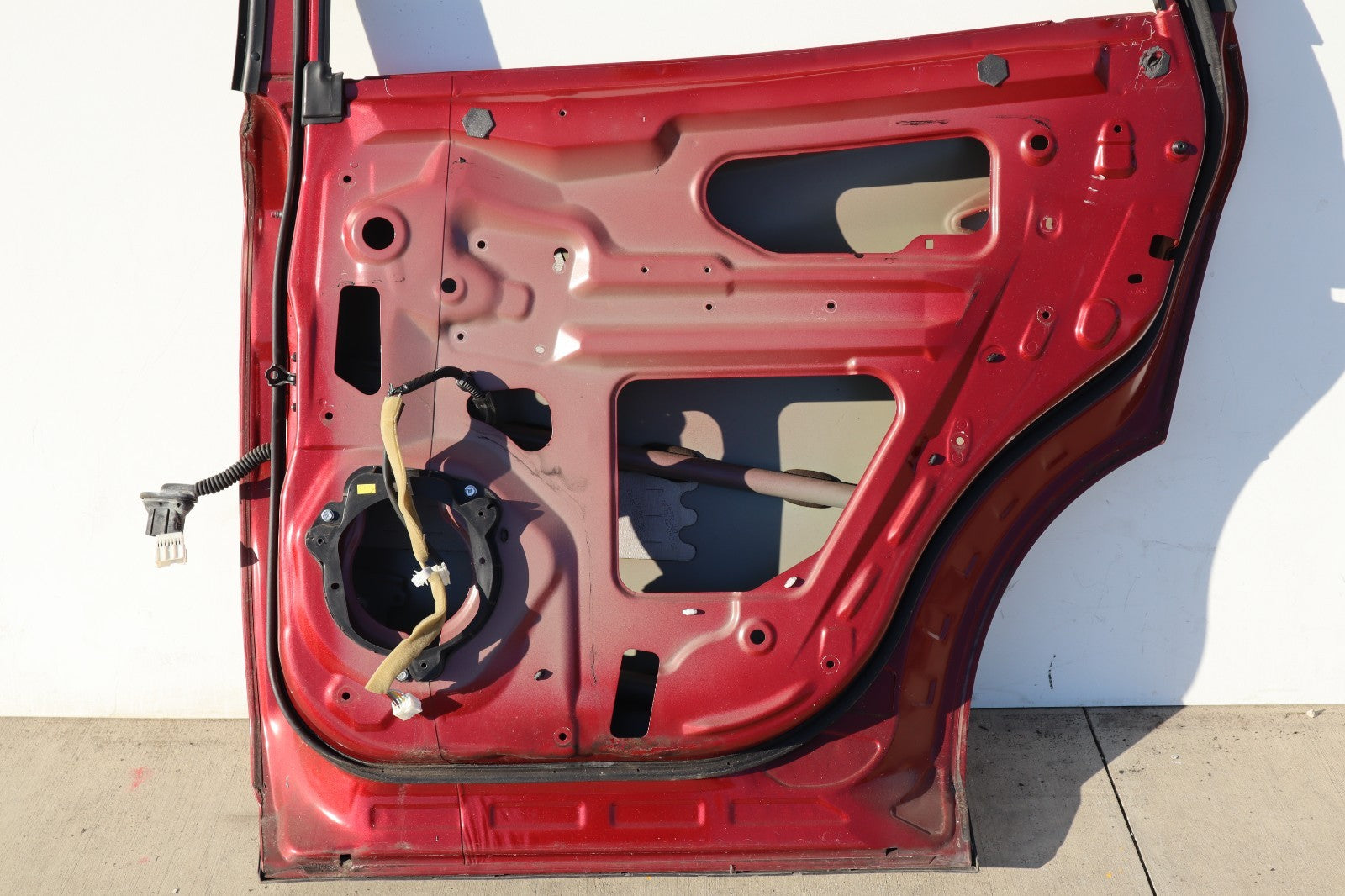 2013-2014 NISSAN PATHFINDER REAR RIGHT PASSENGER SIDE DOOR SHELL ONLY PICK UP!!!
